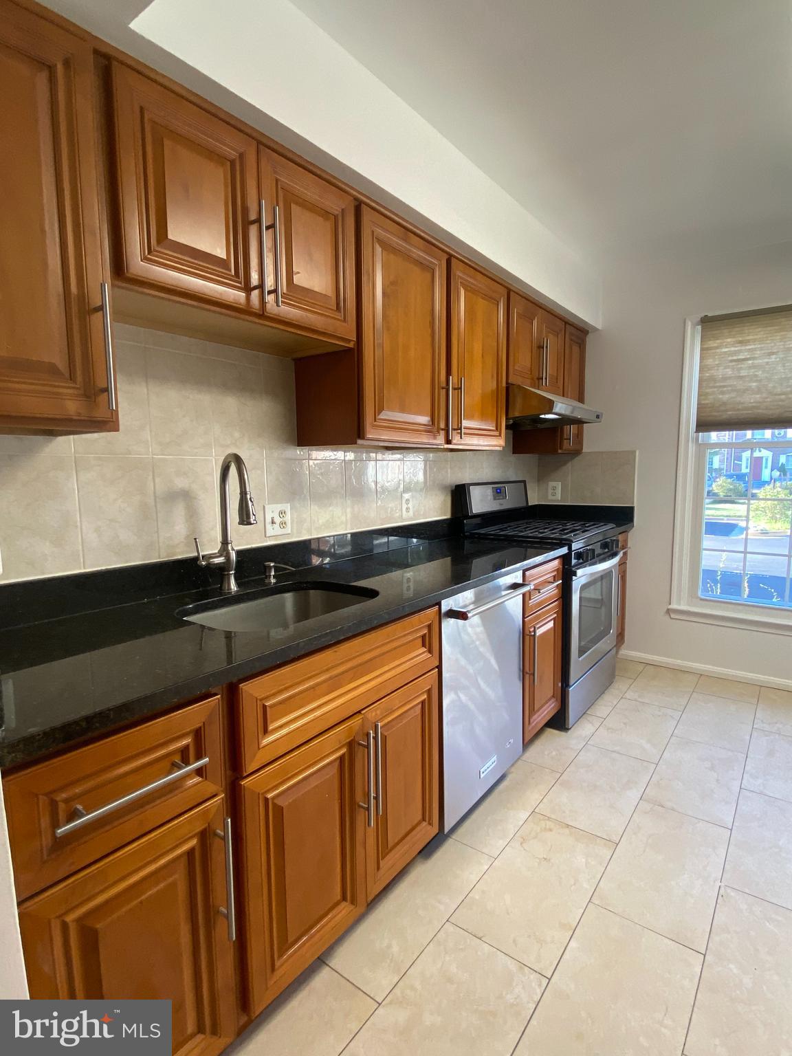 LAYHILL SQUARE - Residential Lease