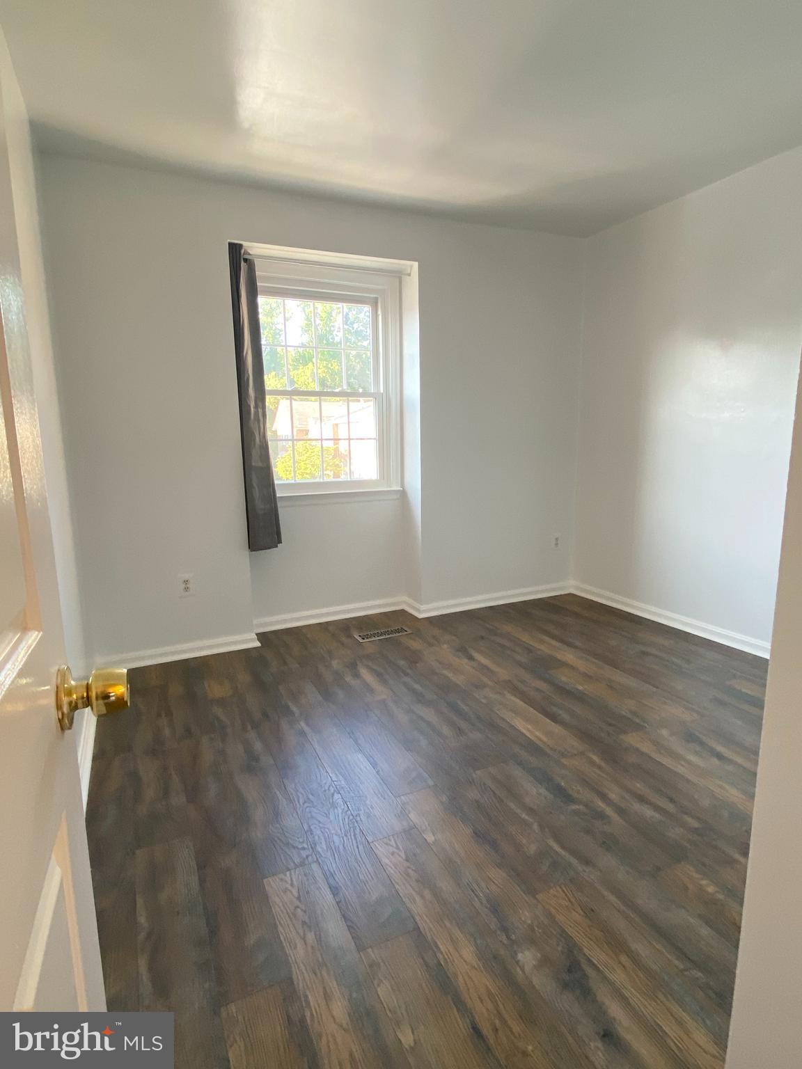 LAYHILL SQUARE - Residential Lease