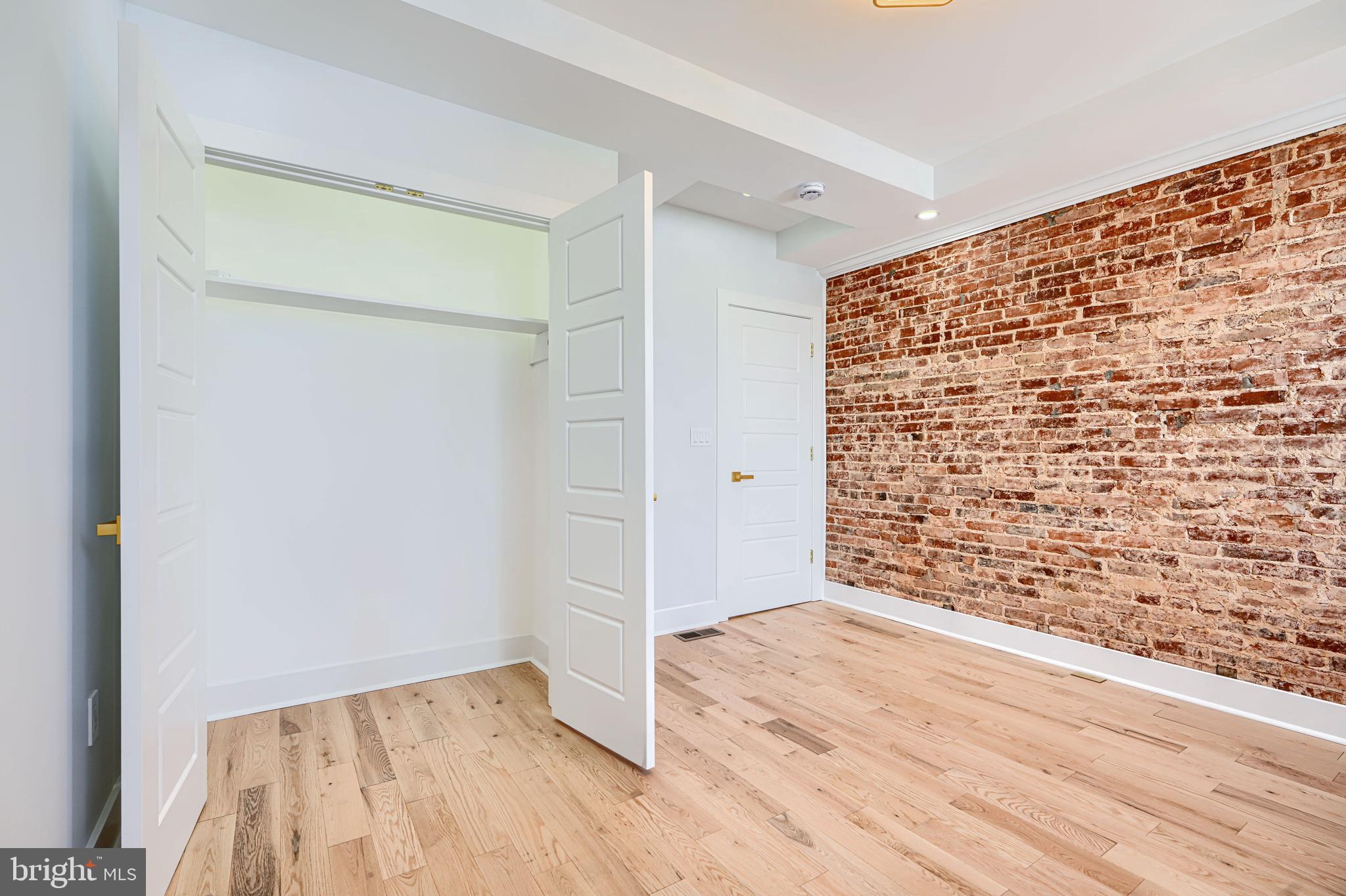 MILTON-MONTFORD - Residential