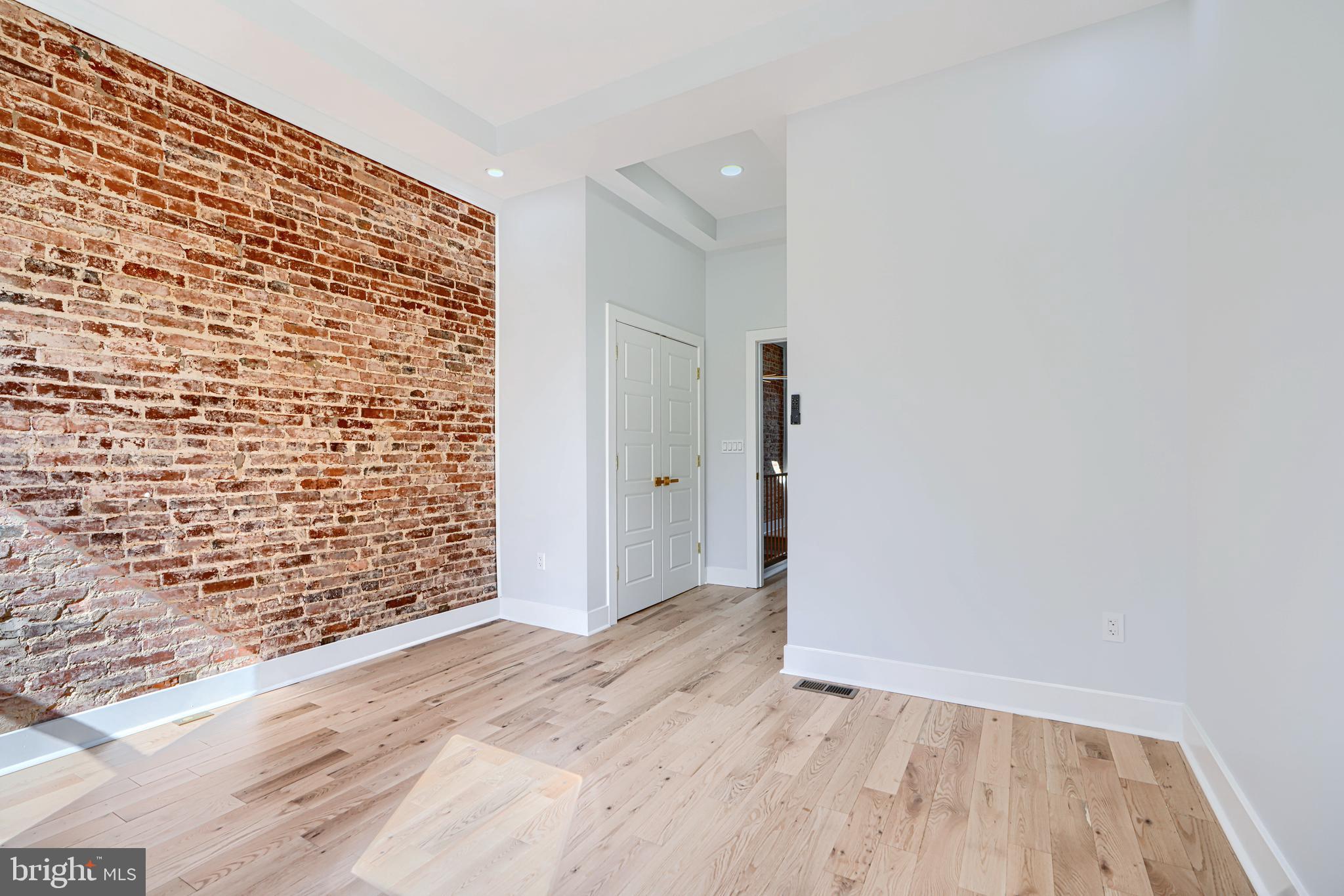 MILTON-MONTFORD - Residential