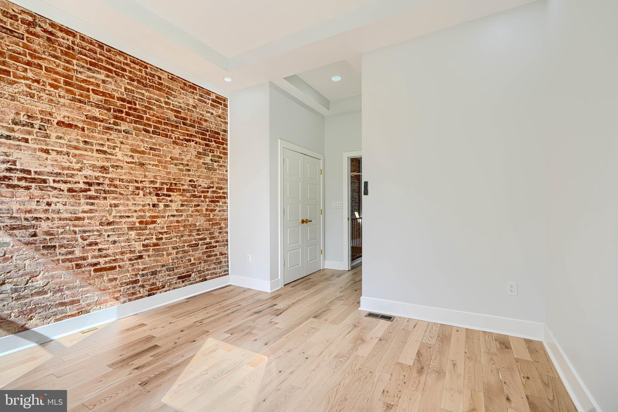 MILTON-MONTFORD - Residential
