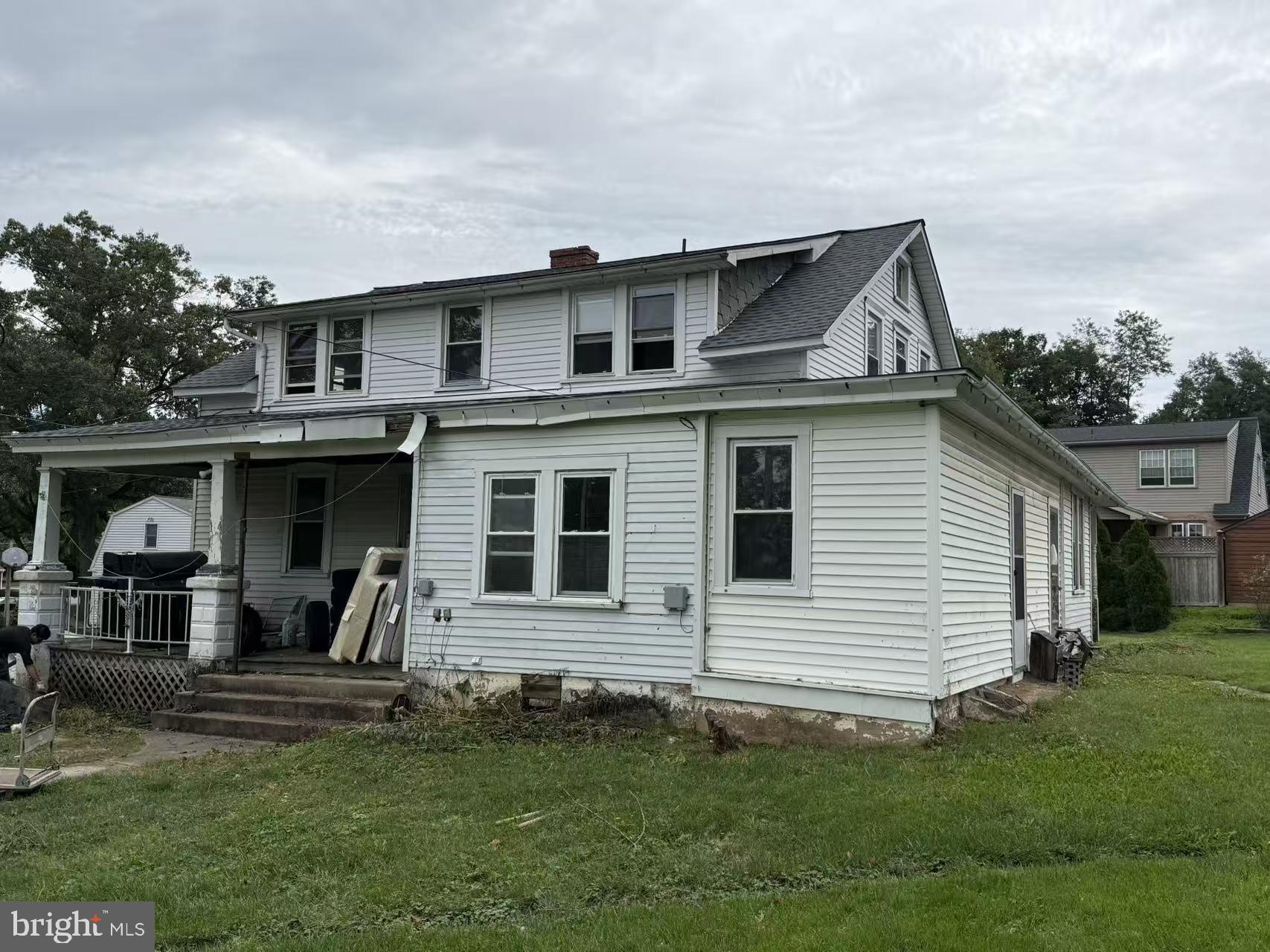 124 E WALNUT STREET