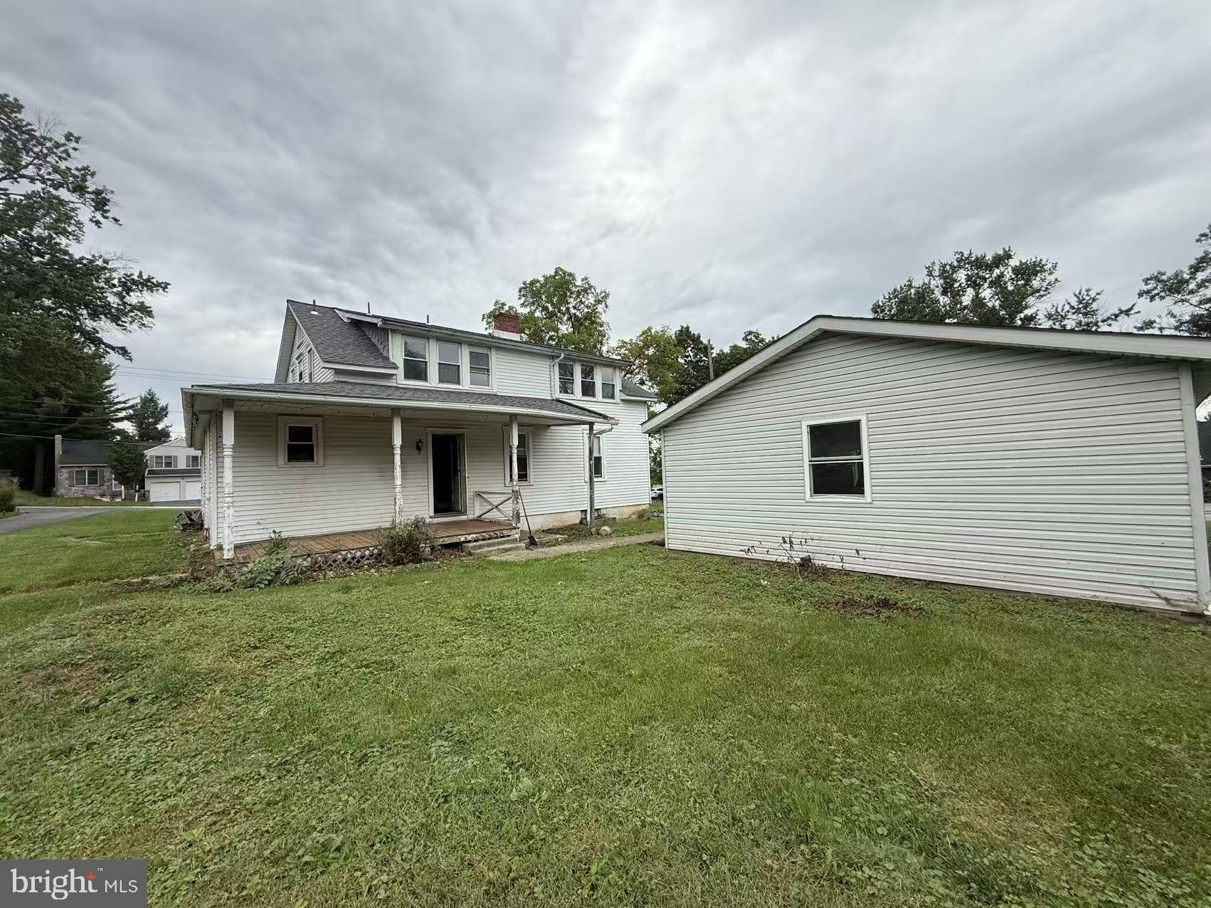 124 E WALNUT STREET