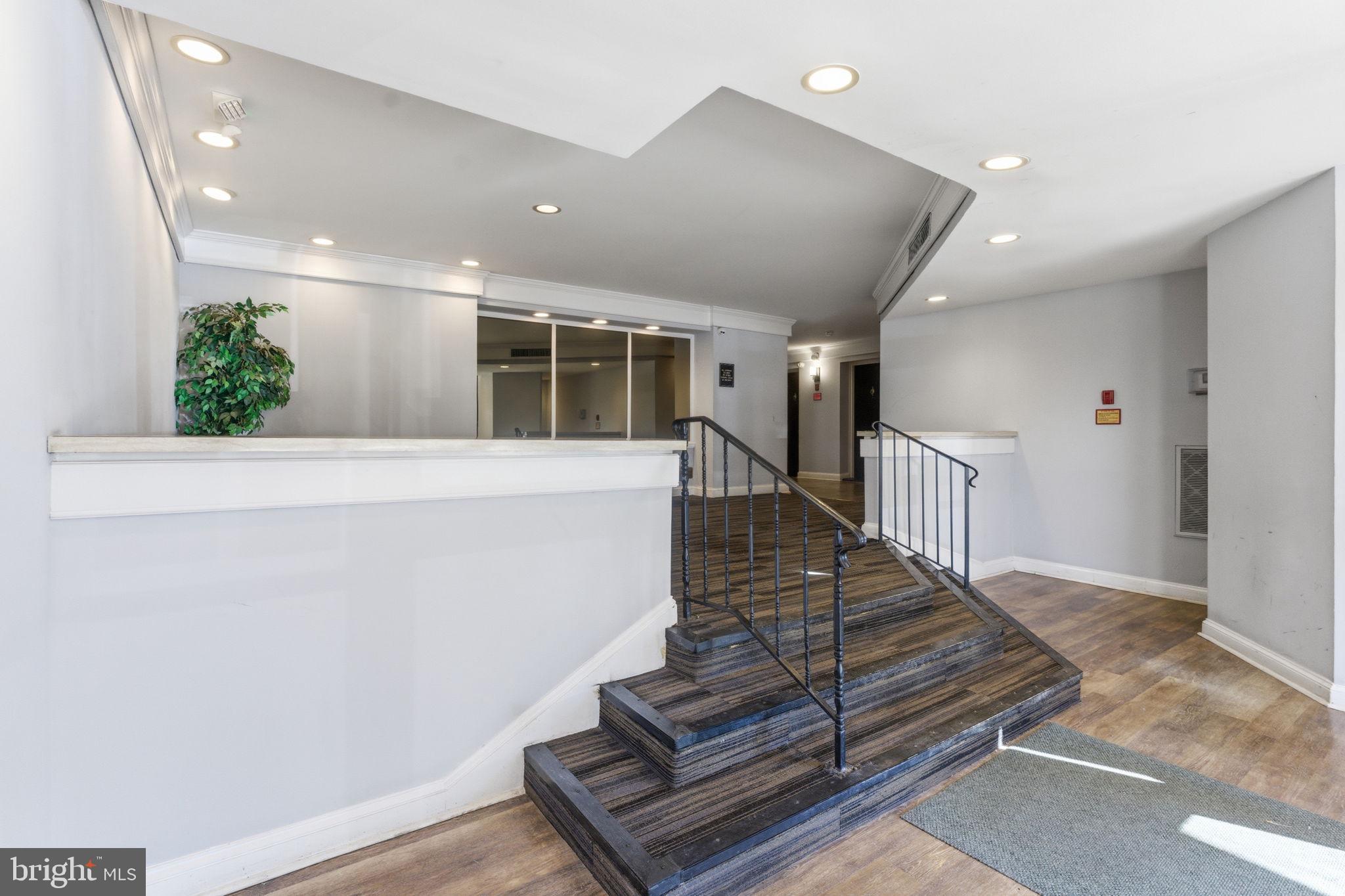 IVYMOUNT COURT - Residential