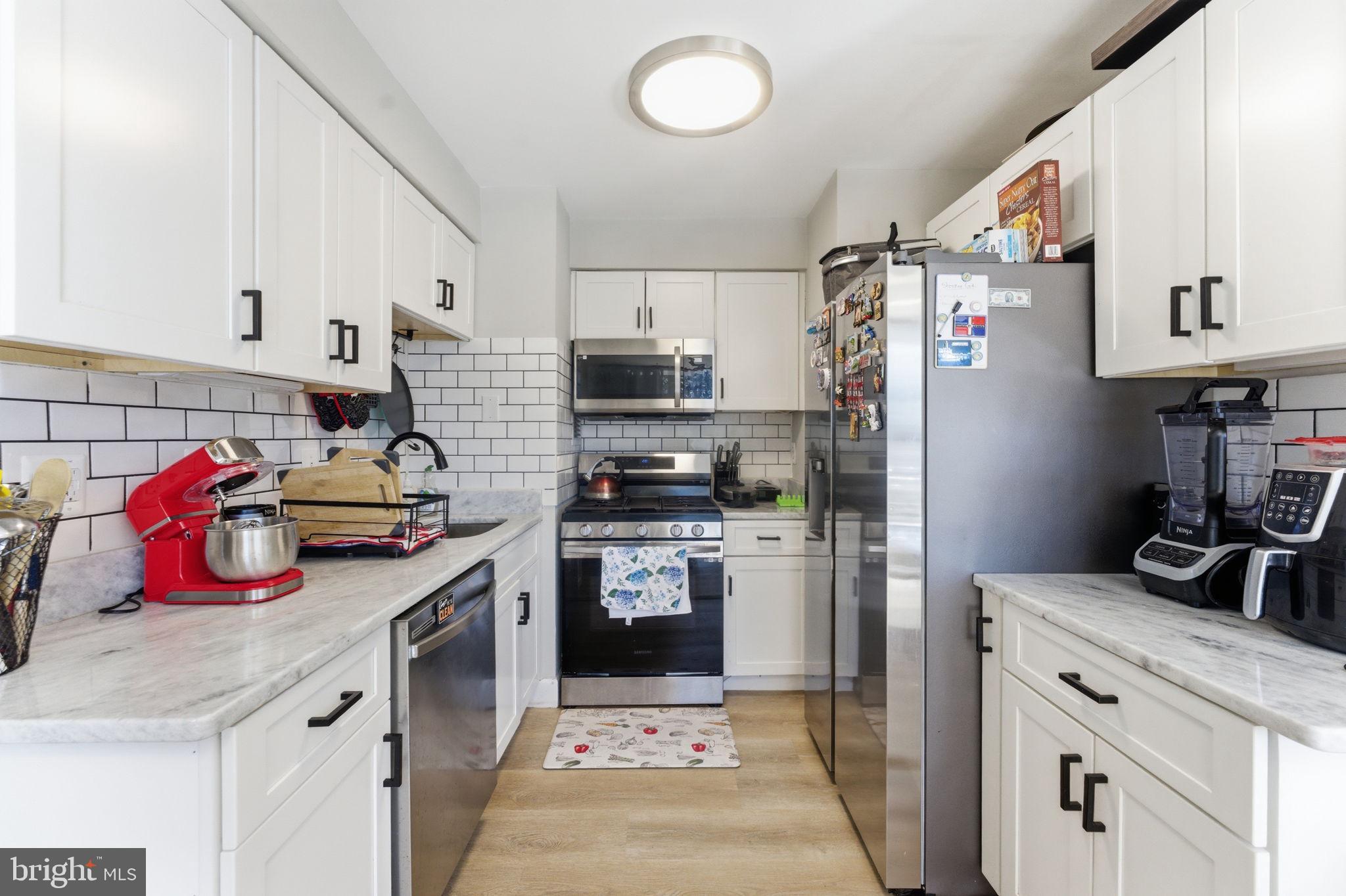 IVYMOUNT COURT - Residential