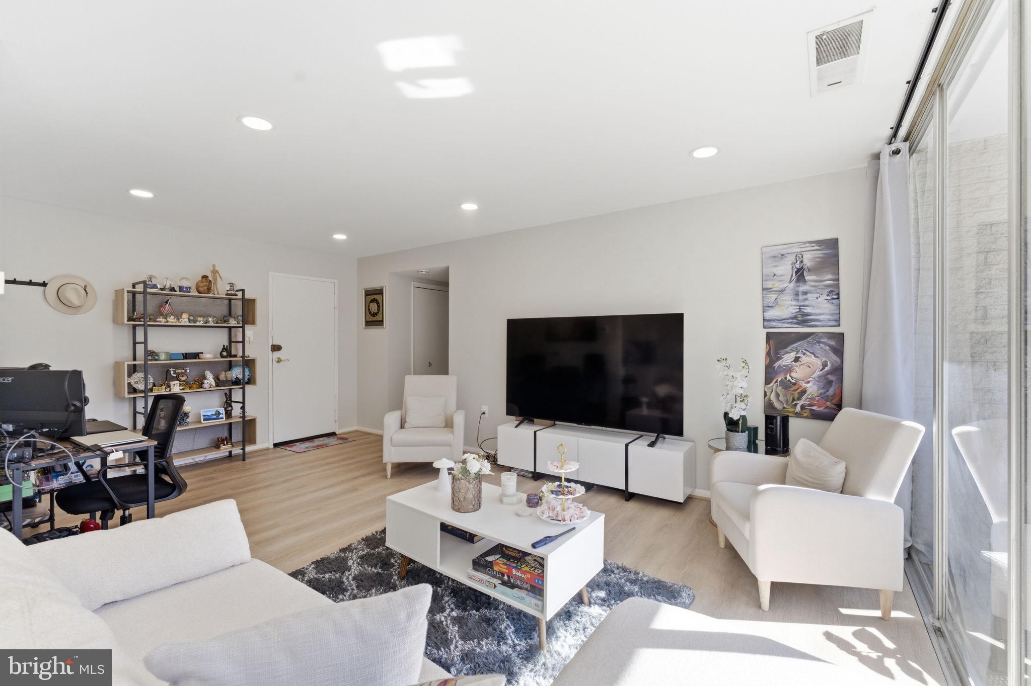 IVYMOUNT COURT - Residential