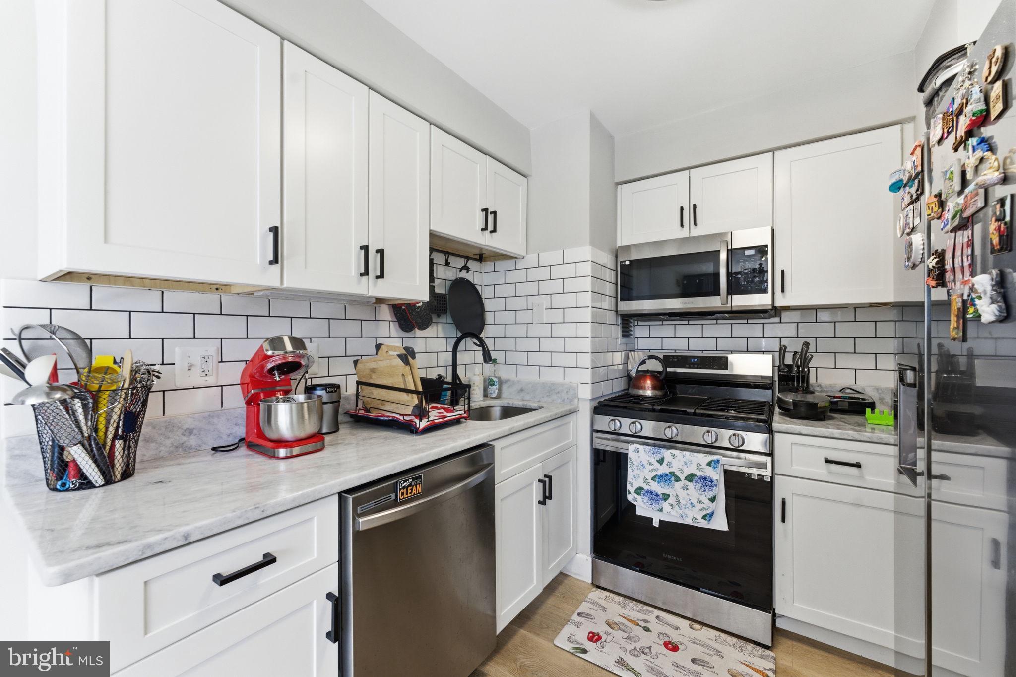 IVYMOUNT COURT - Residential