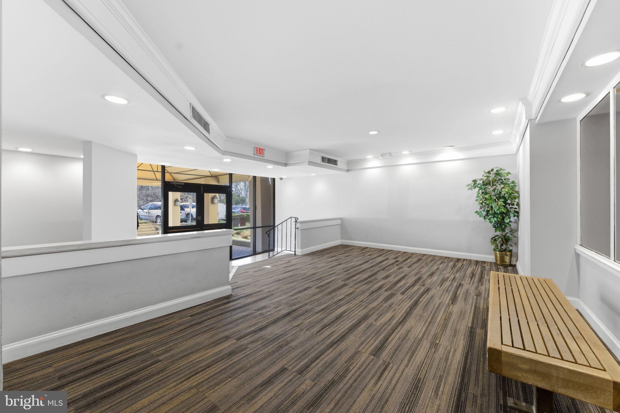 IVYMOUNT COURT - Residential