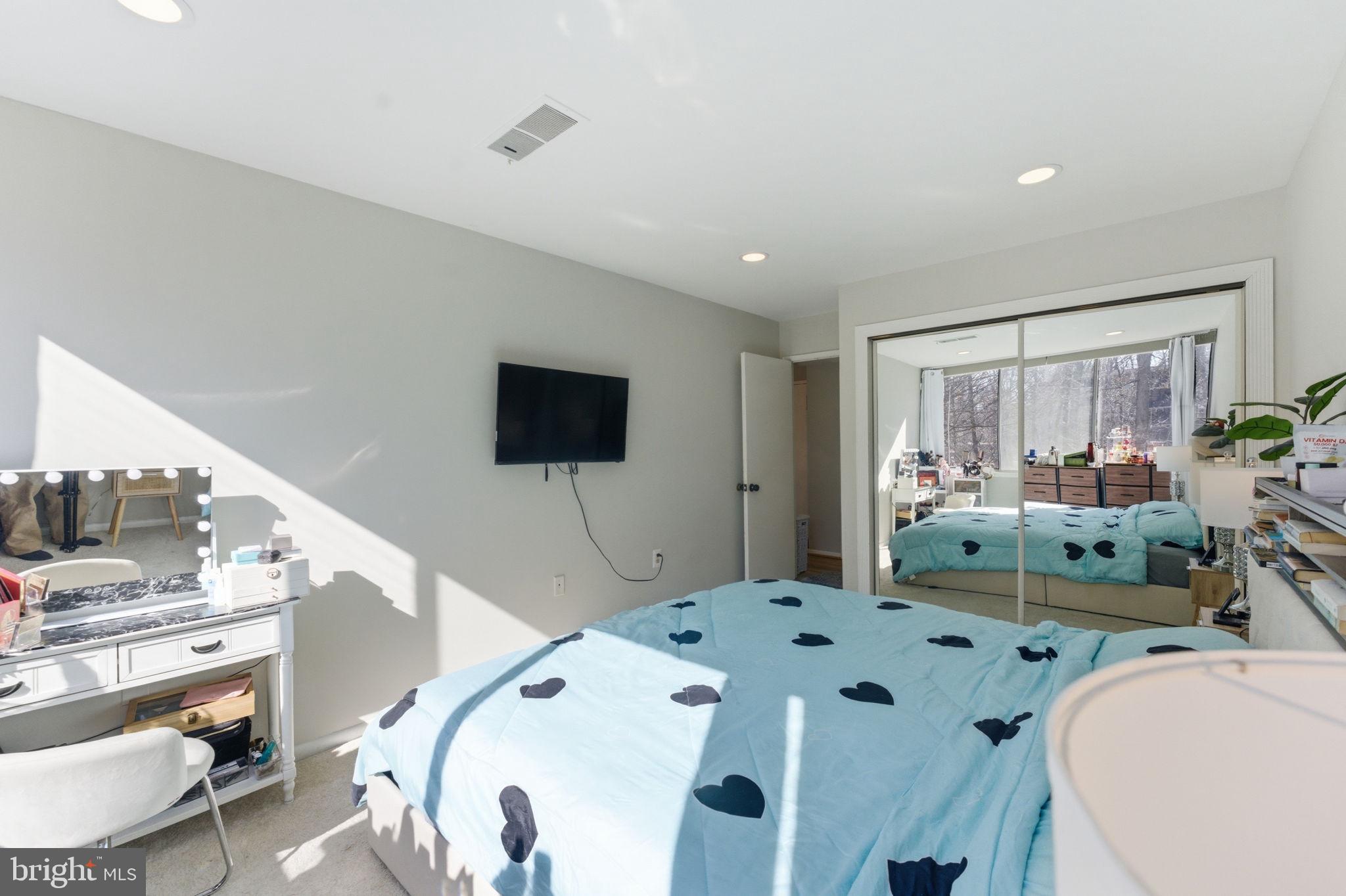 IVYMOUNT COURT - Residential