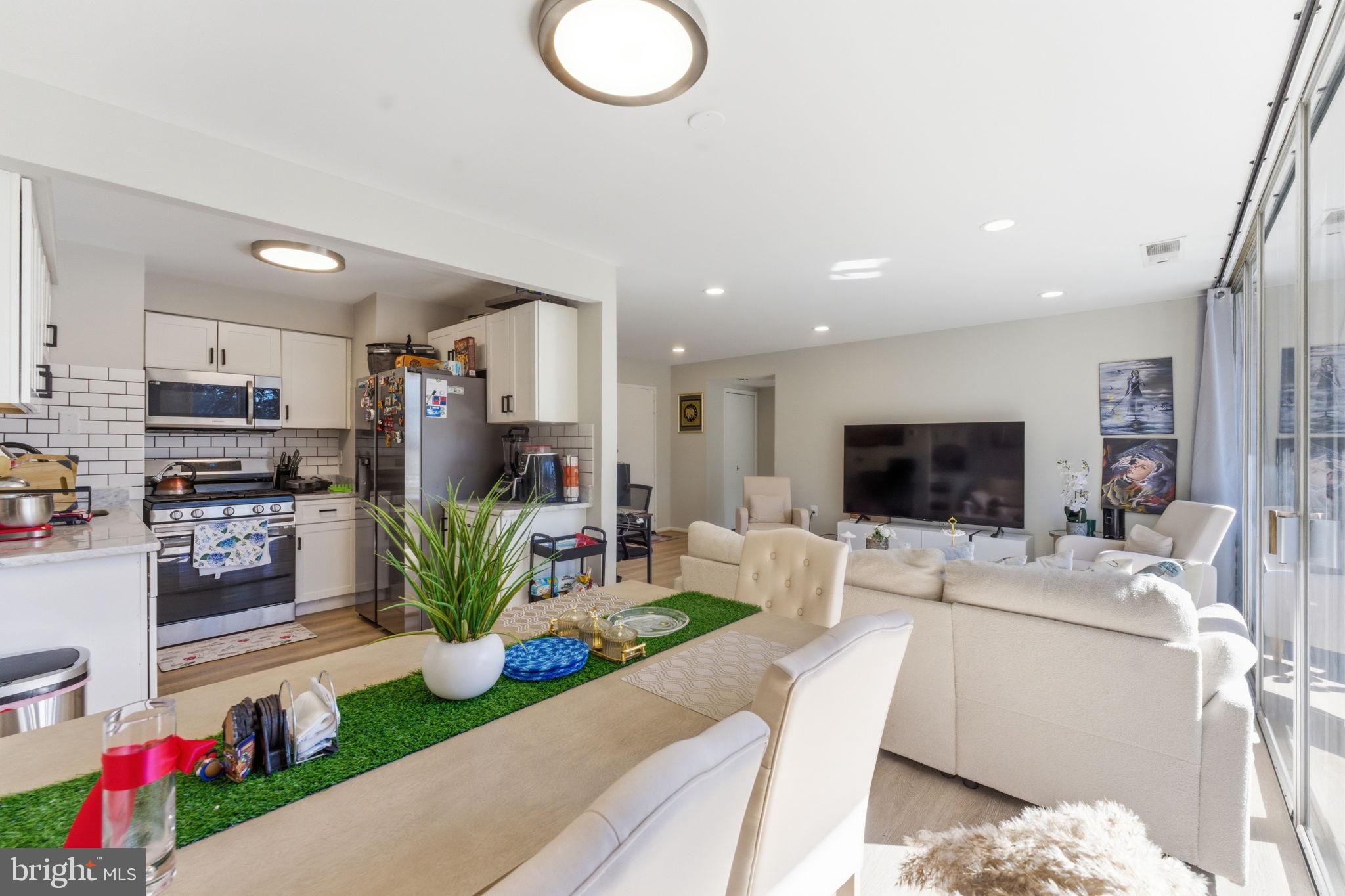 IVYMOUNT COURT - Residential