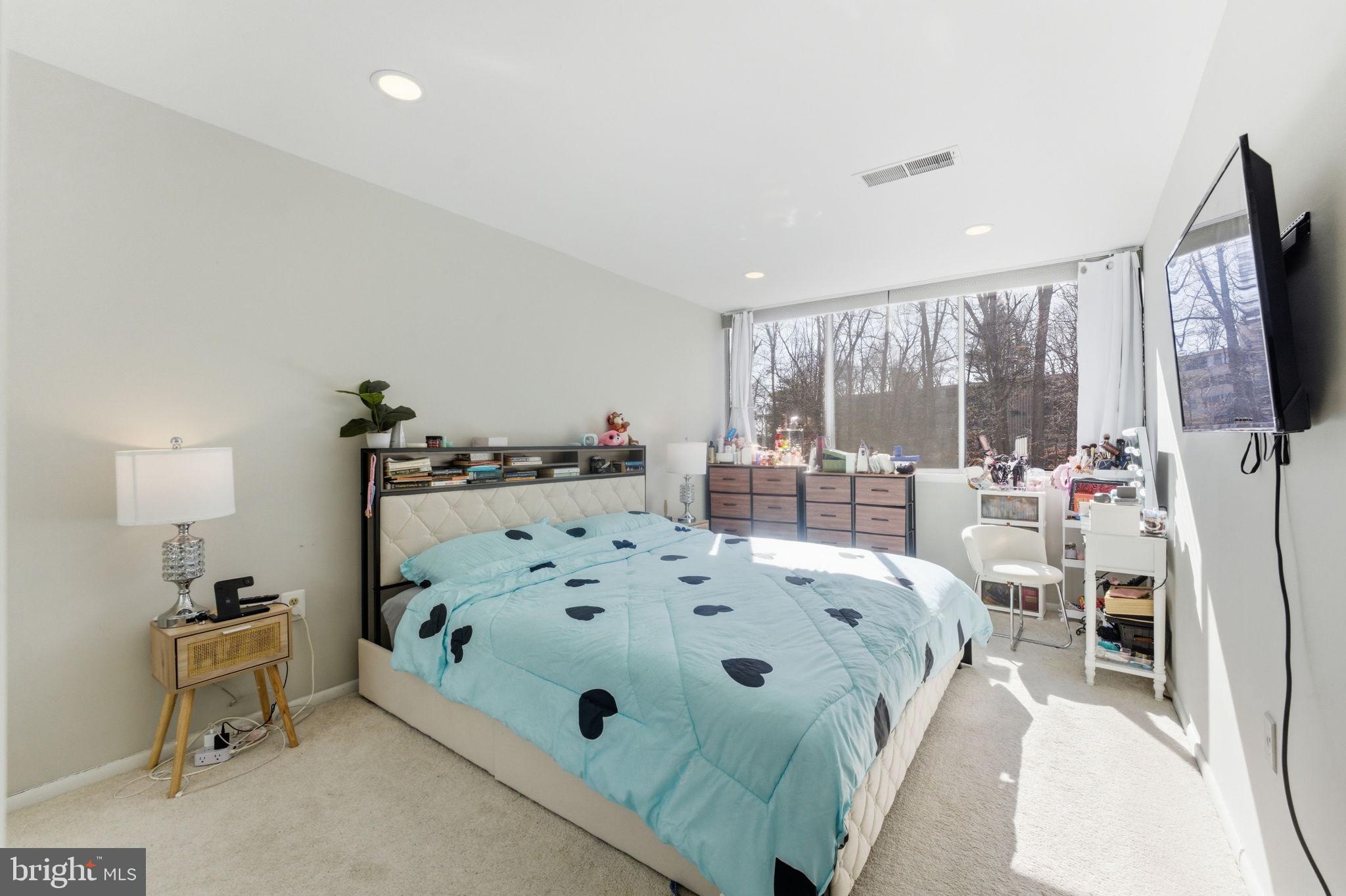 IVYMOUNT COURT - Residential