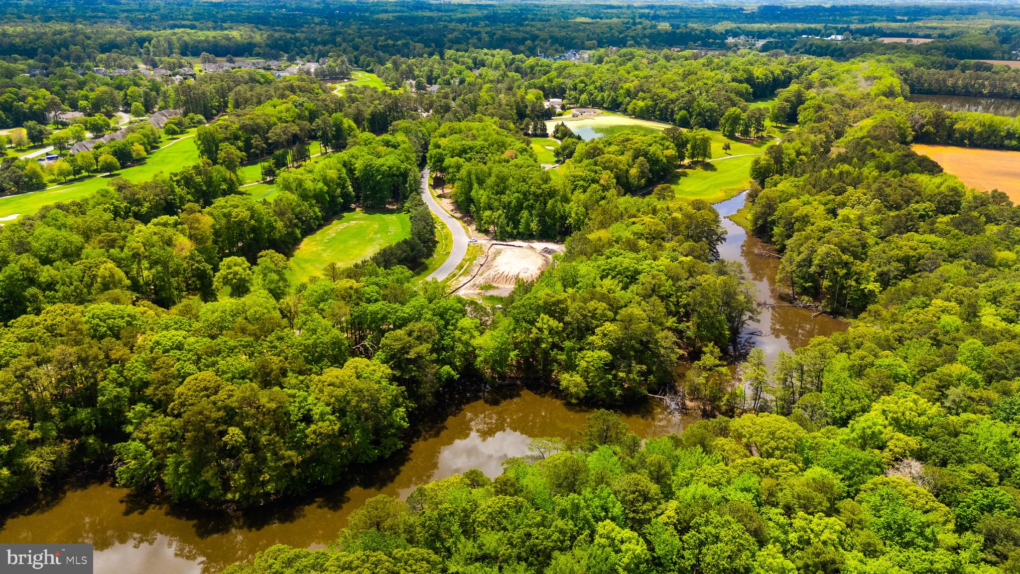 RIVER RUN - Land