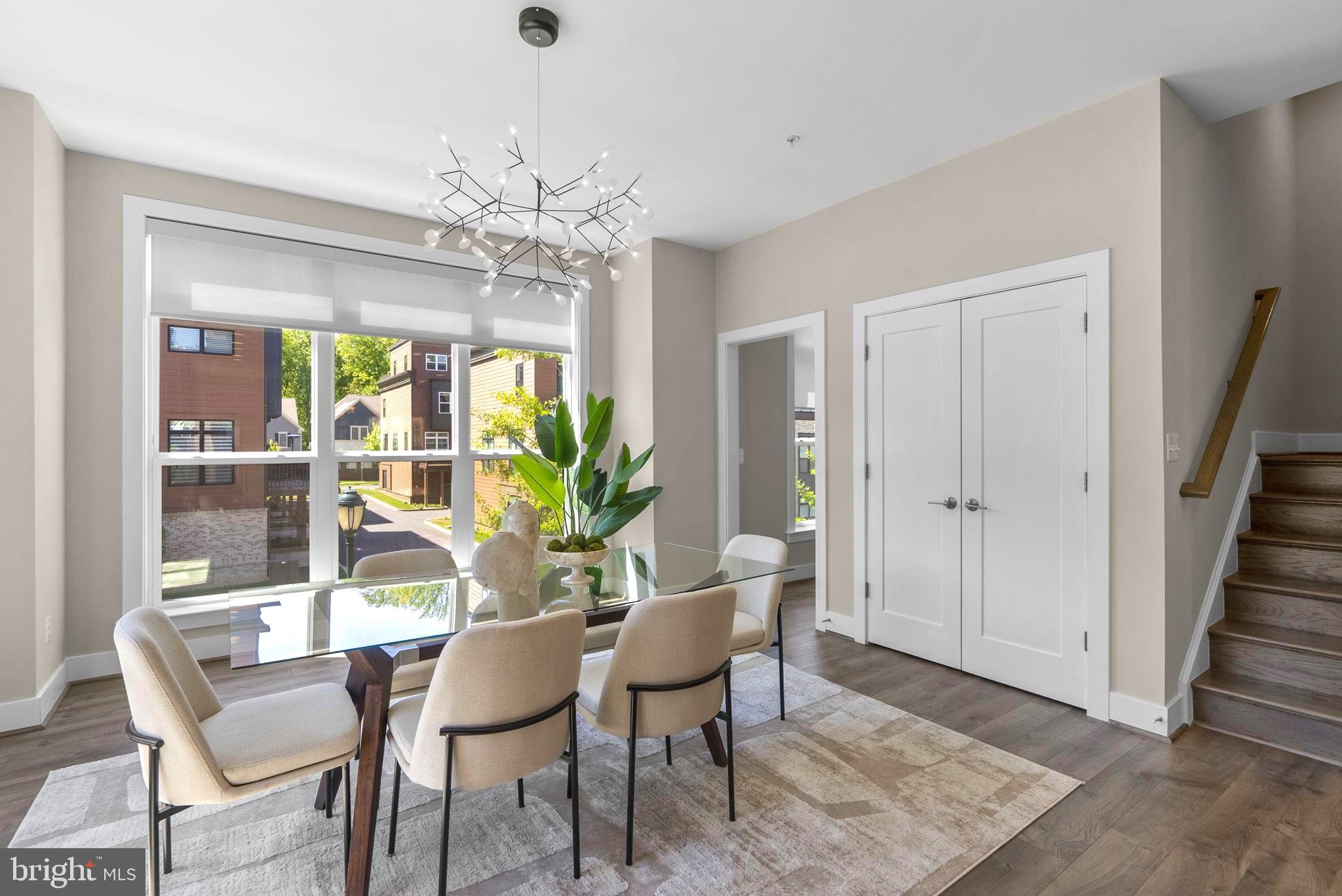 TOWER OAKS - Residential