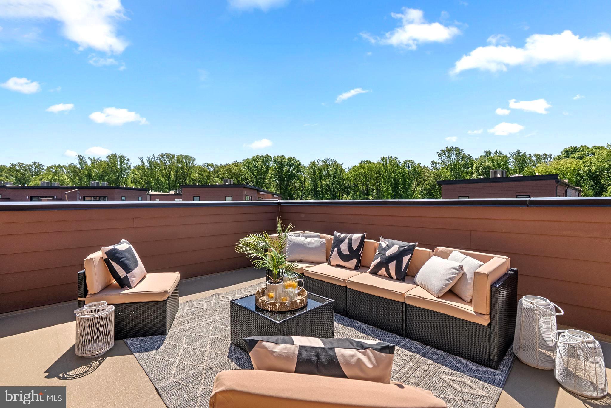 TOWER OAKS - Residential