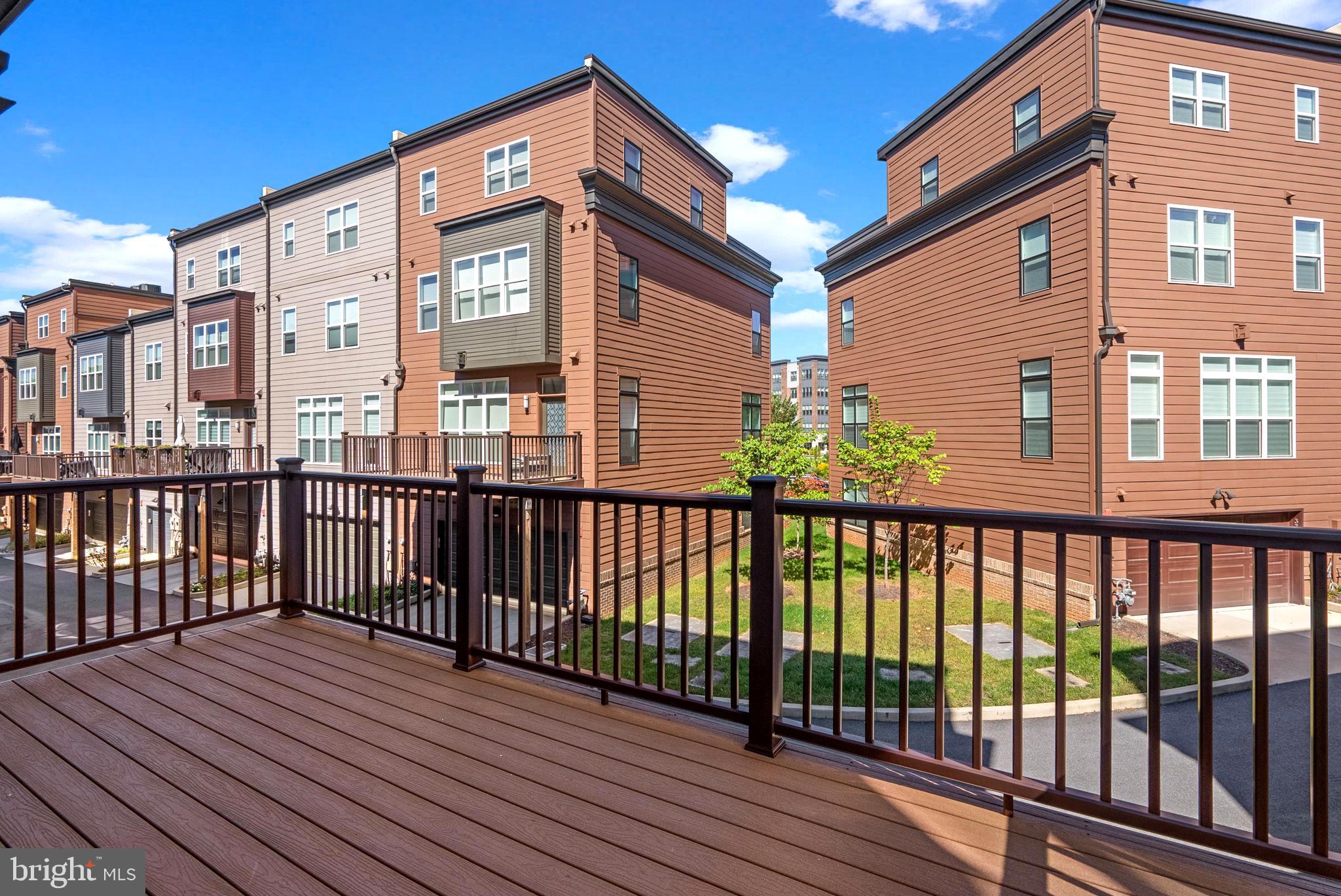 TOWER OAKS - Residential