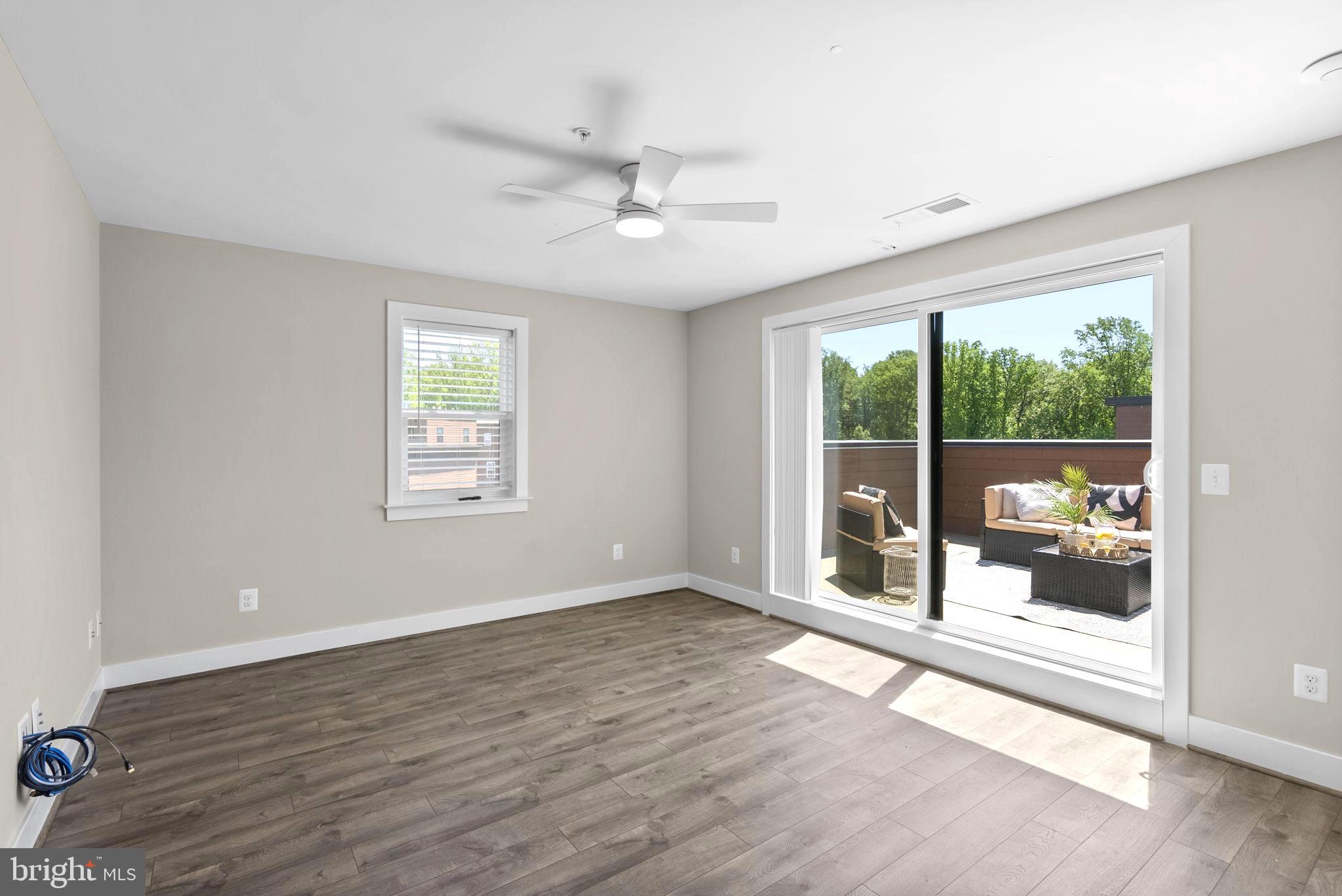 TOWER OAKS - Residential