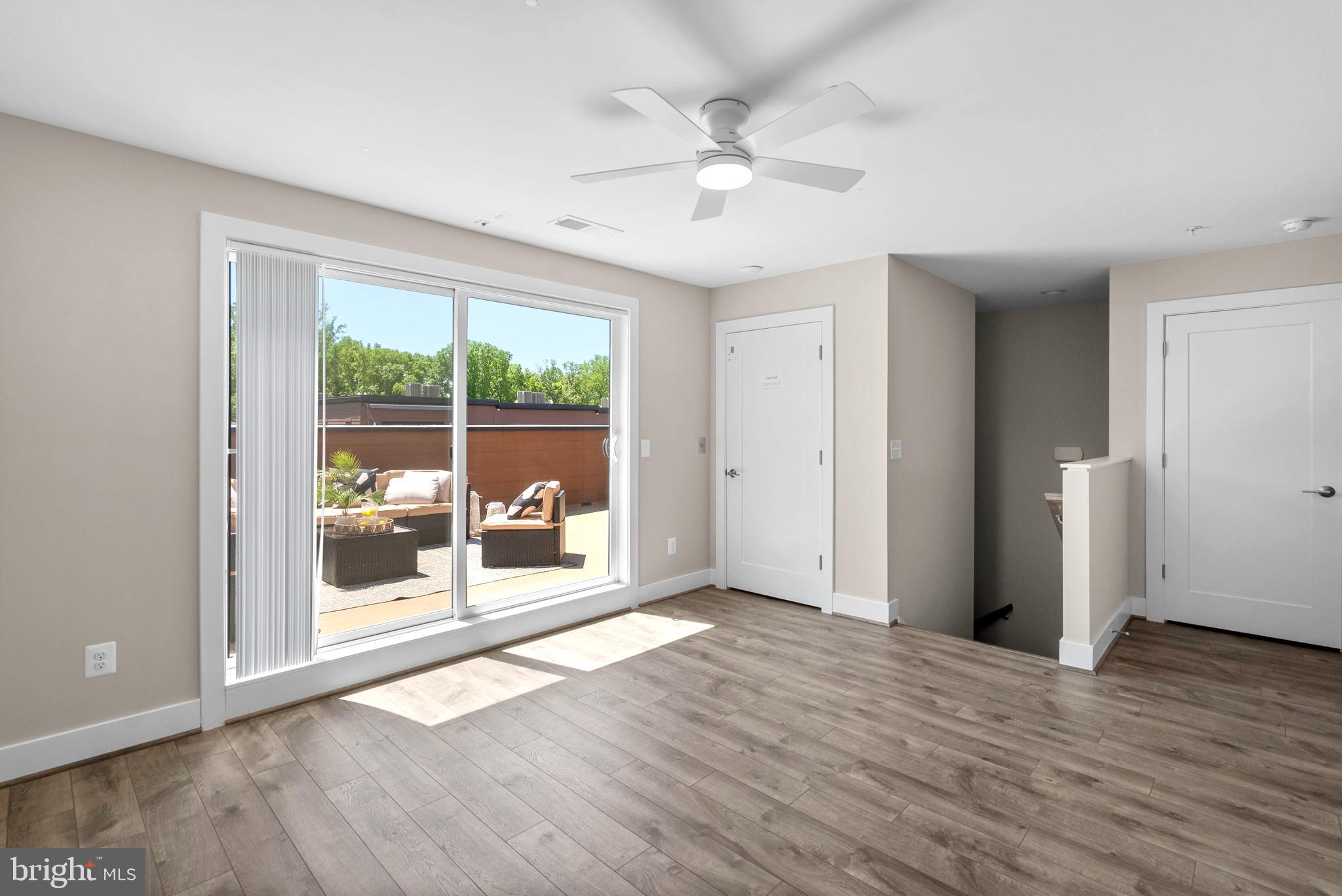 TOWER OAKS - Residential
