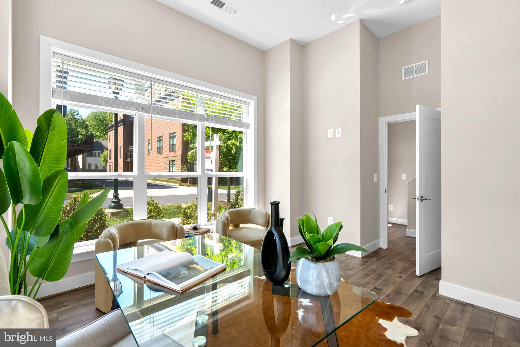 TOWER OAKS - Residential