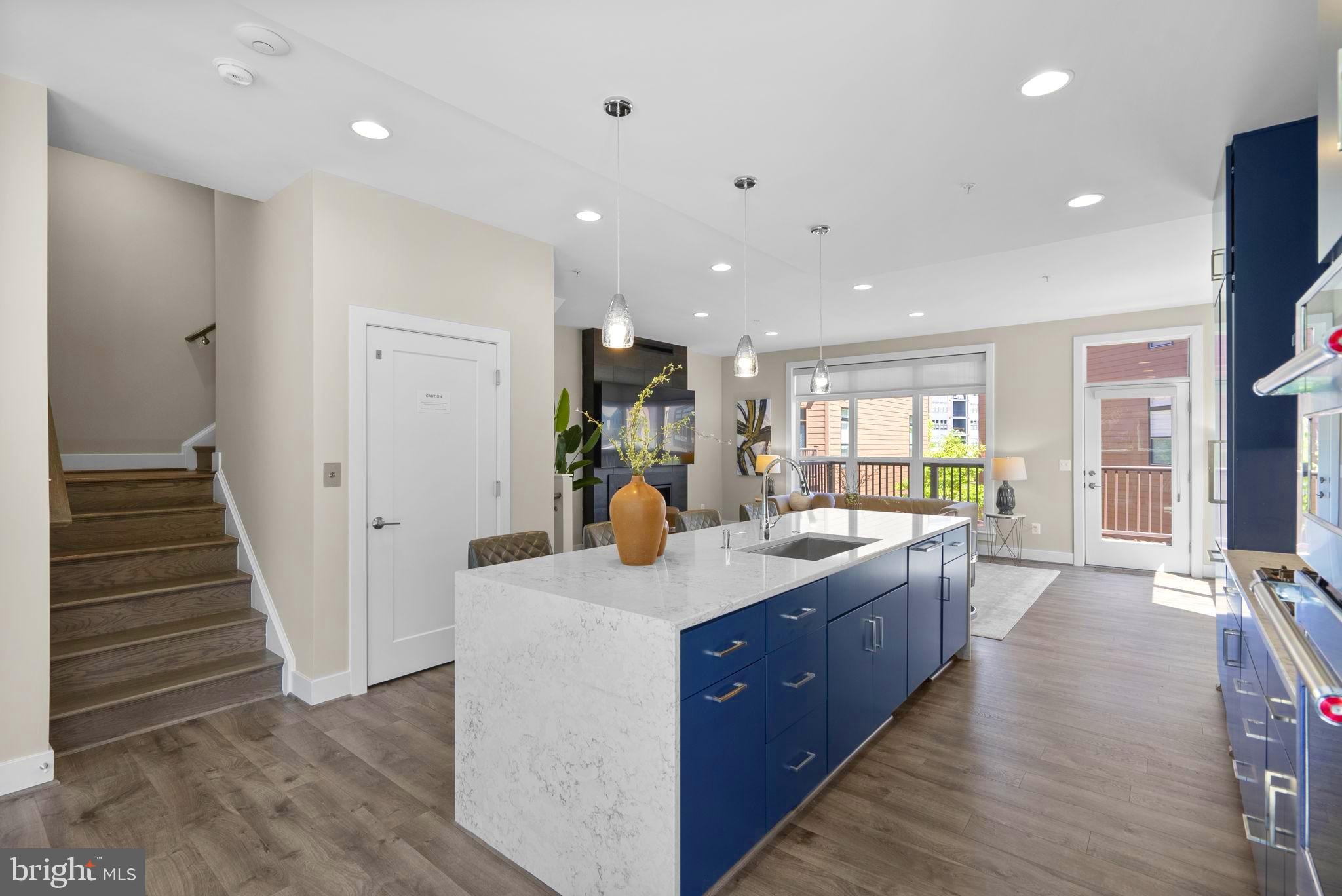 TOWER OAKS - Residential