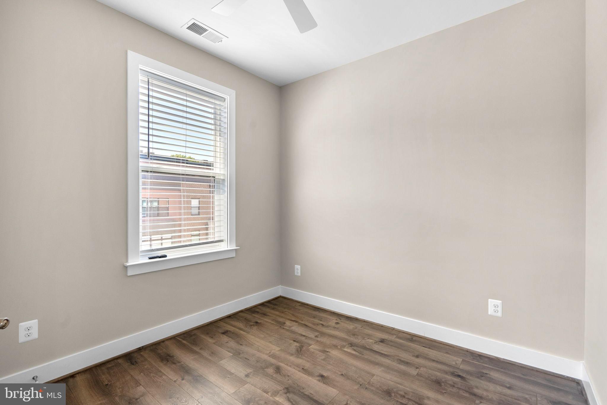 TOWER OAKS - Residential