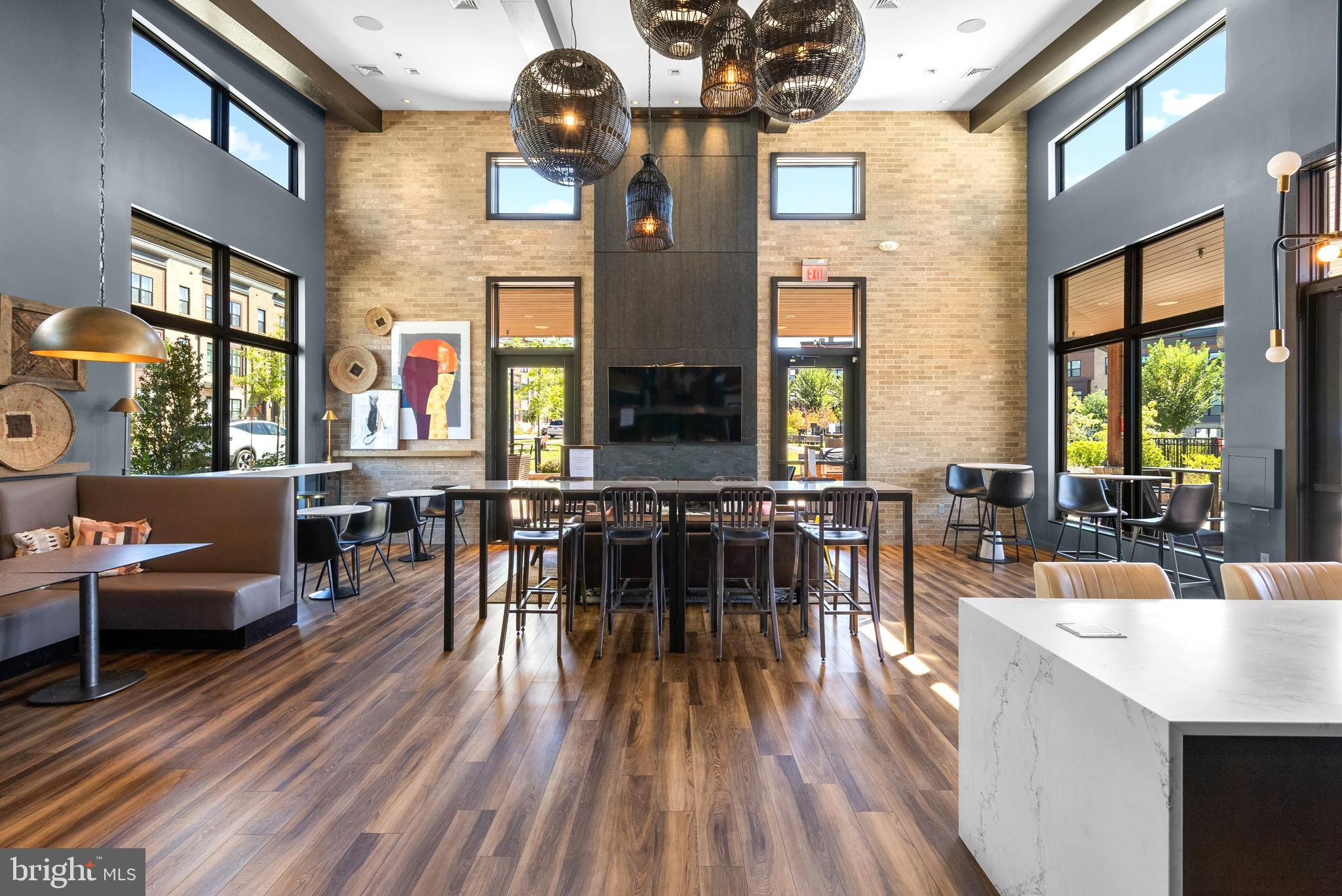 TOWER OAKS - Residential