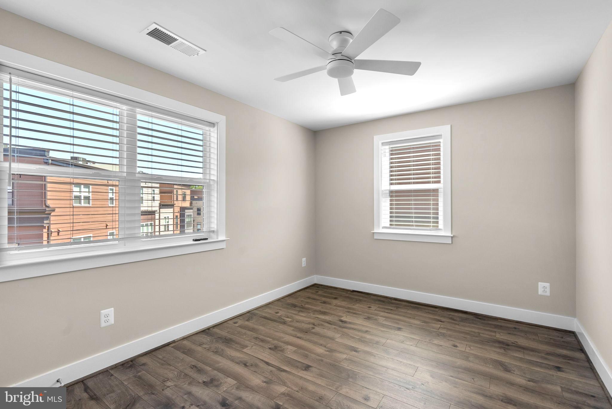 TOWER OAKS - Residential
