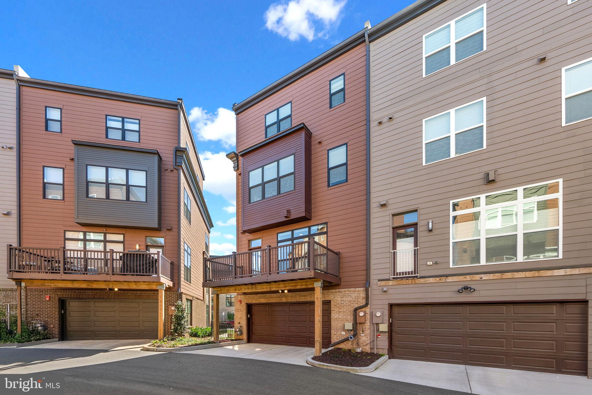 TOWER OAKS - Residential