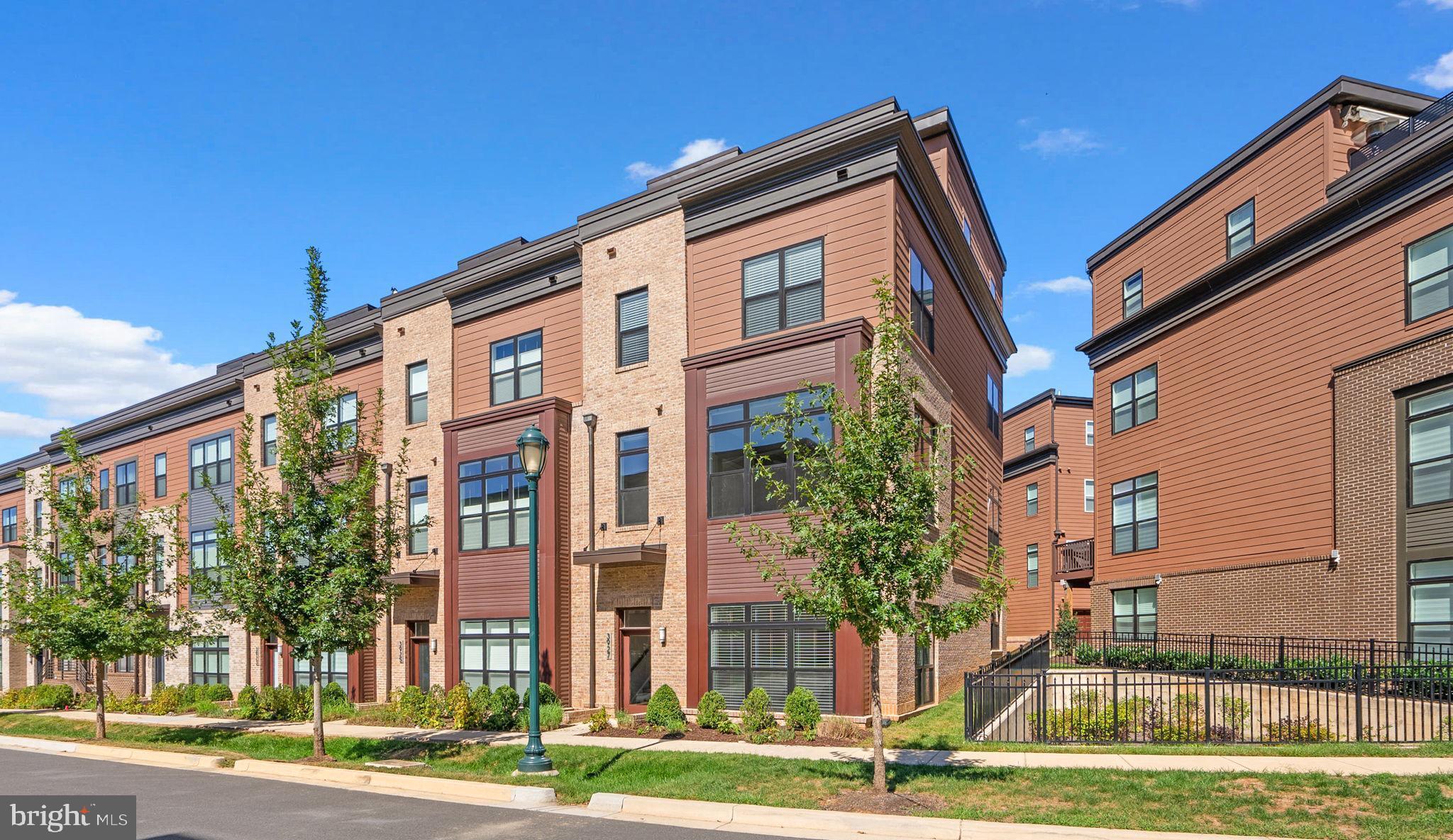 TOWER OAKS - Residential