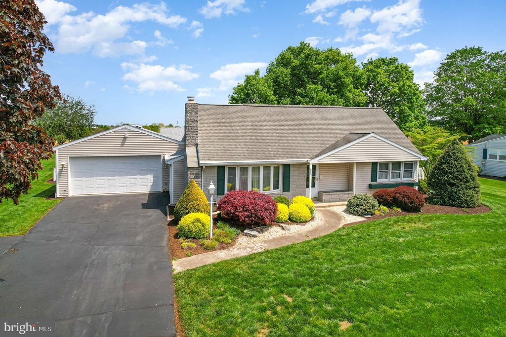 Photo of 79 Oberholtzer Road, ELIZABETHTOWN, PA 17022 (MLS # PALA2069420)