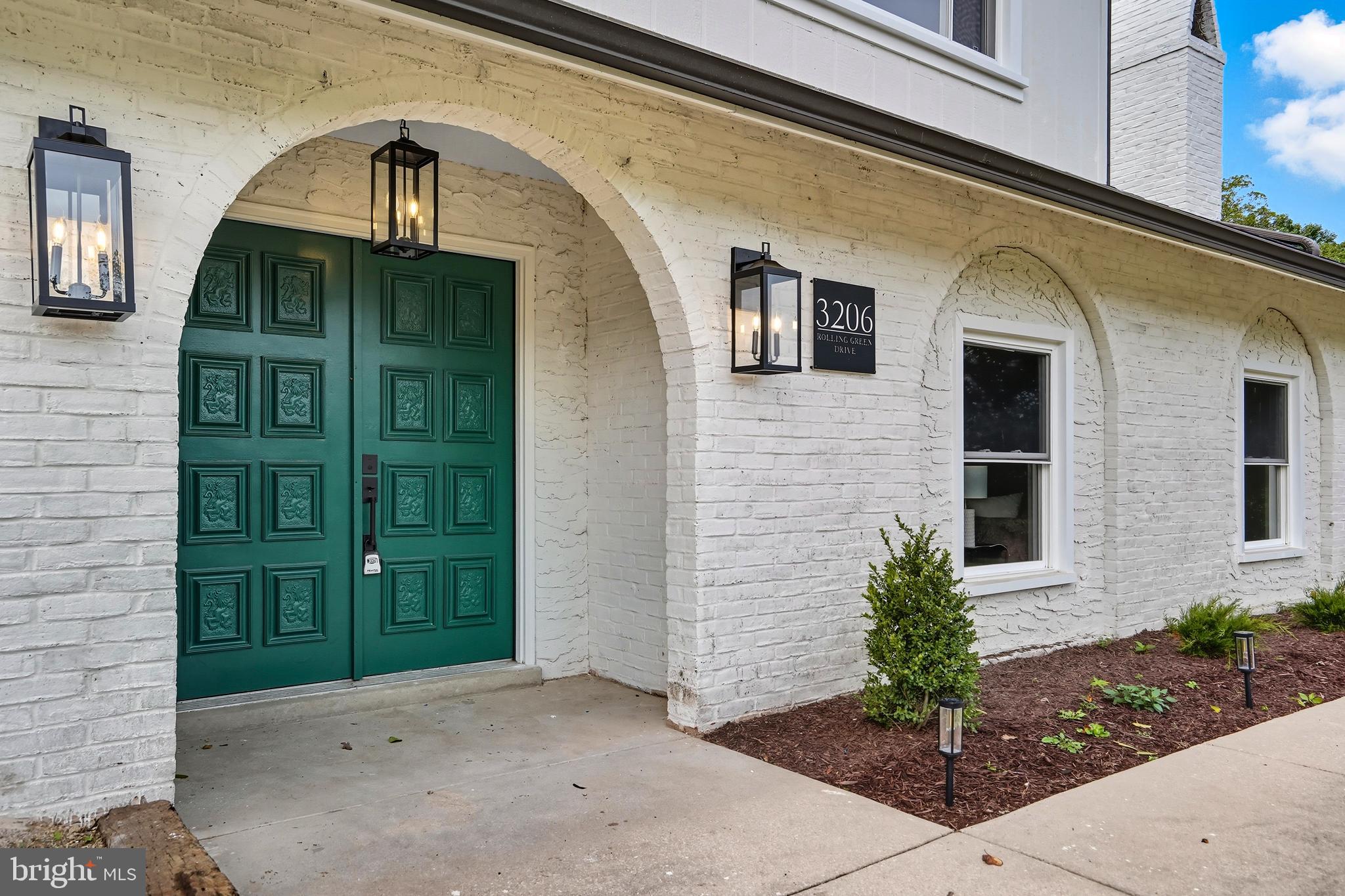3206 ROLLING GREEN DRIVE