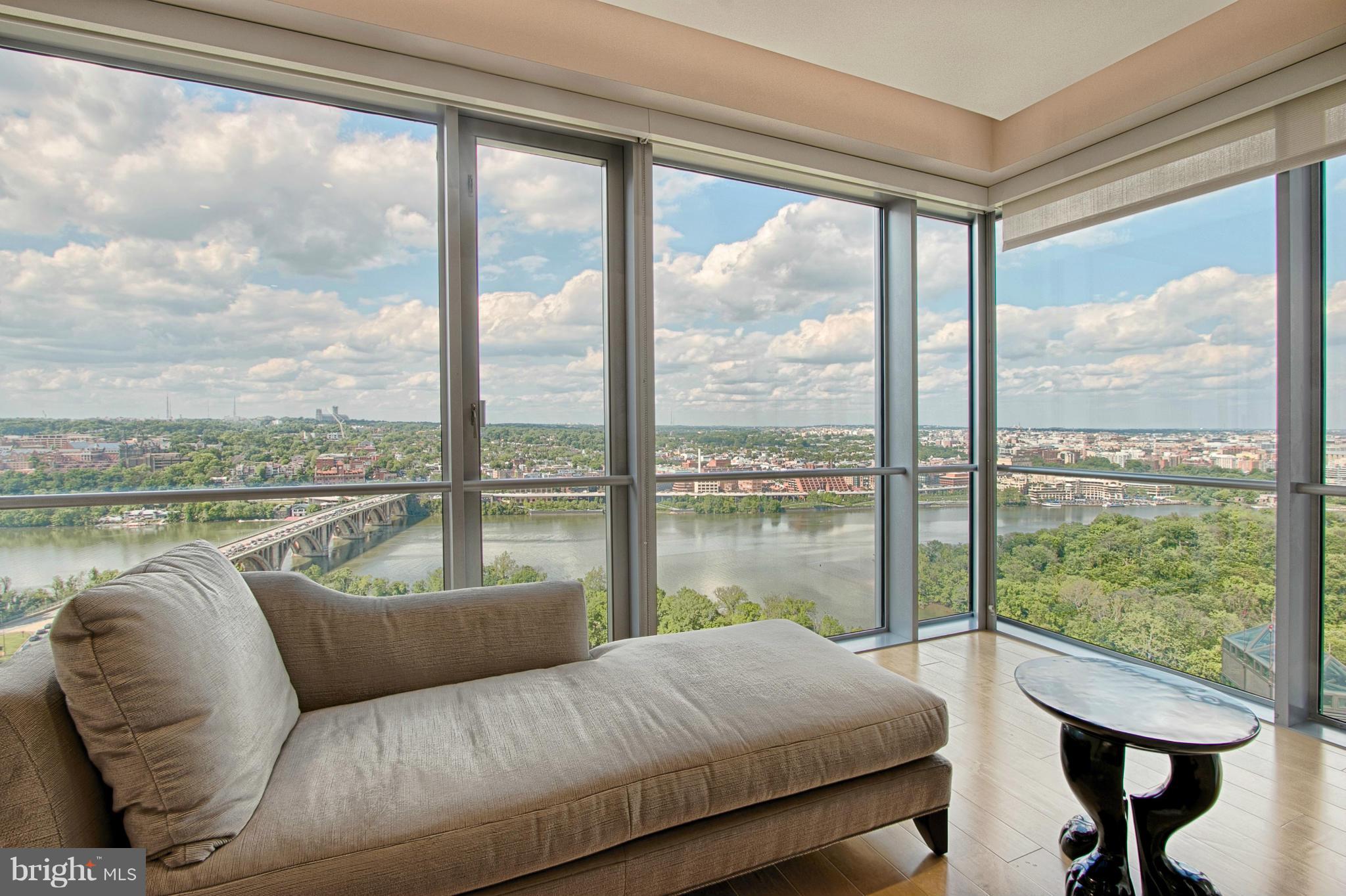 THE WATERVIEW - Residential