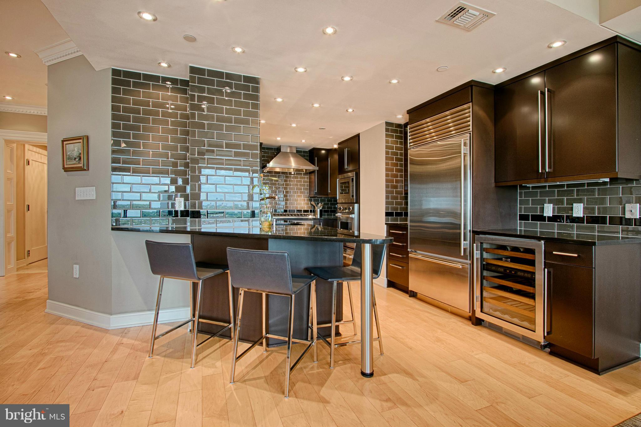 THE WATERVIEW - Residential