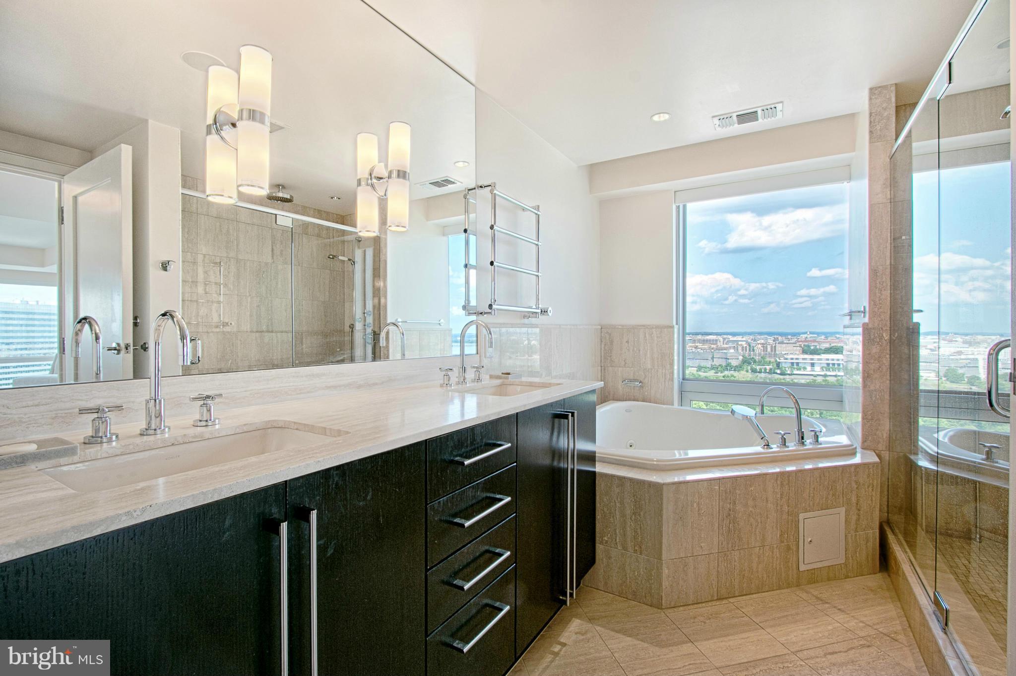 THE WATERVIEW - Residential