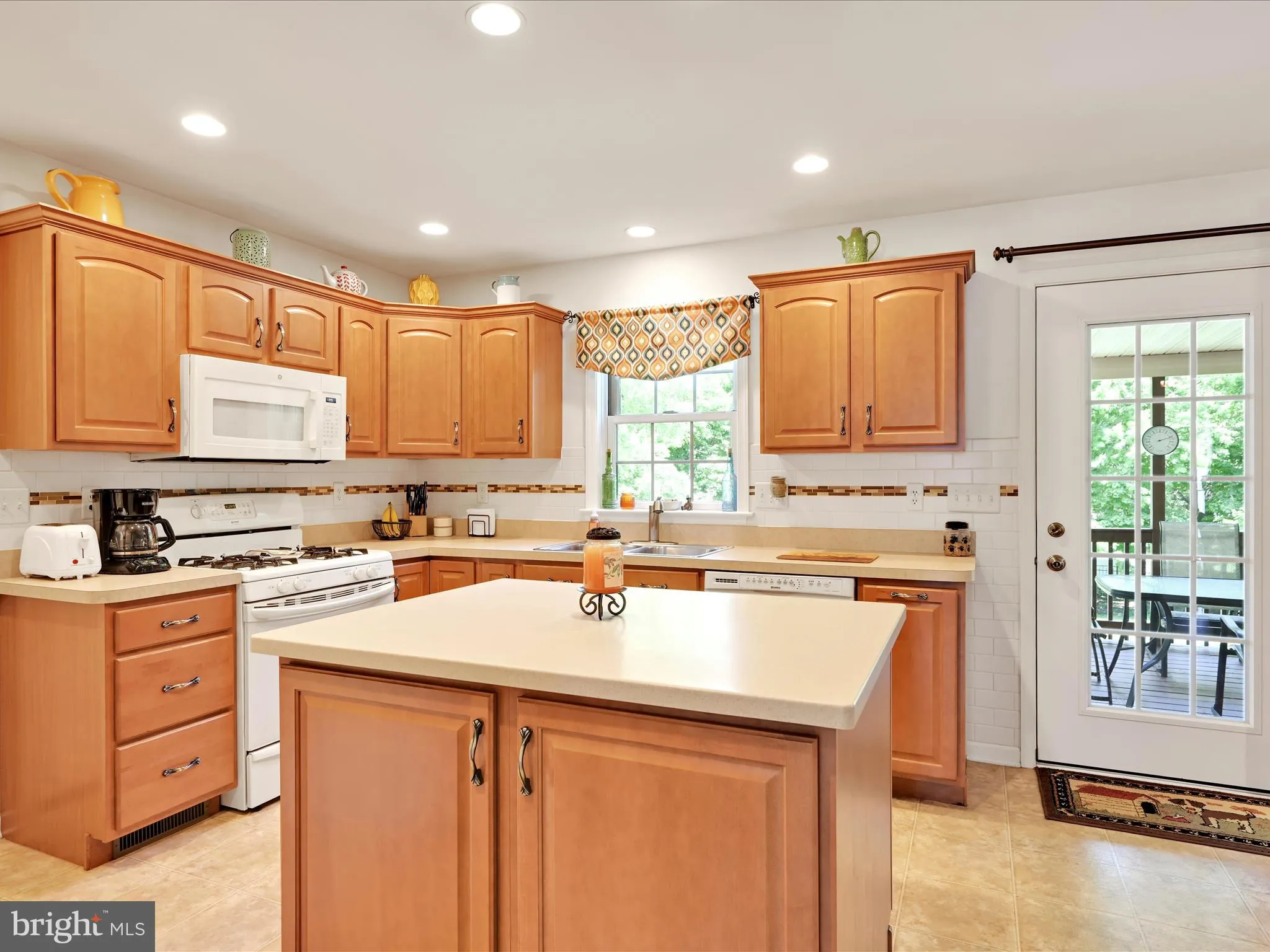 Palmyra, Pennsylvania 17078, United States, 4 Bedrooms Bedrooms, ,2 BathroomsBathrooms,Residential,Pending,142989