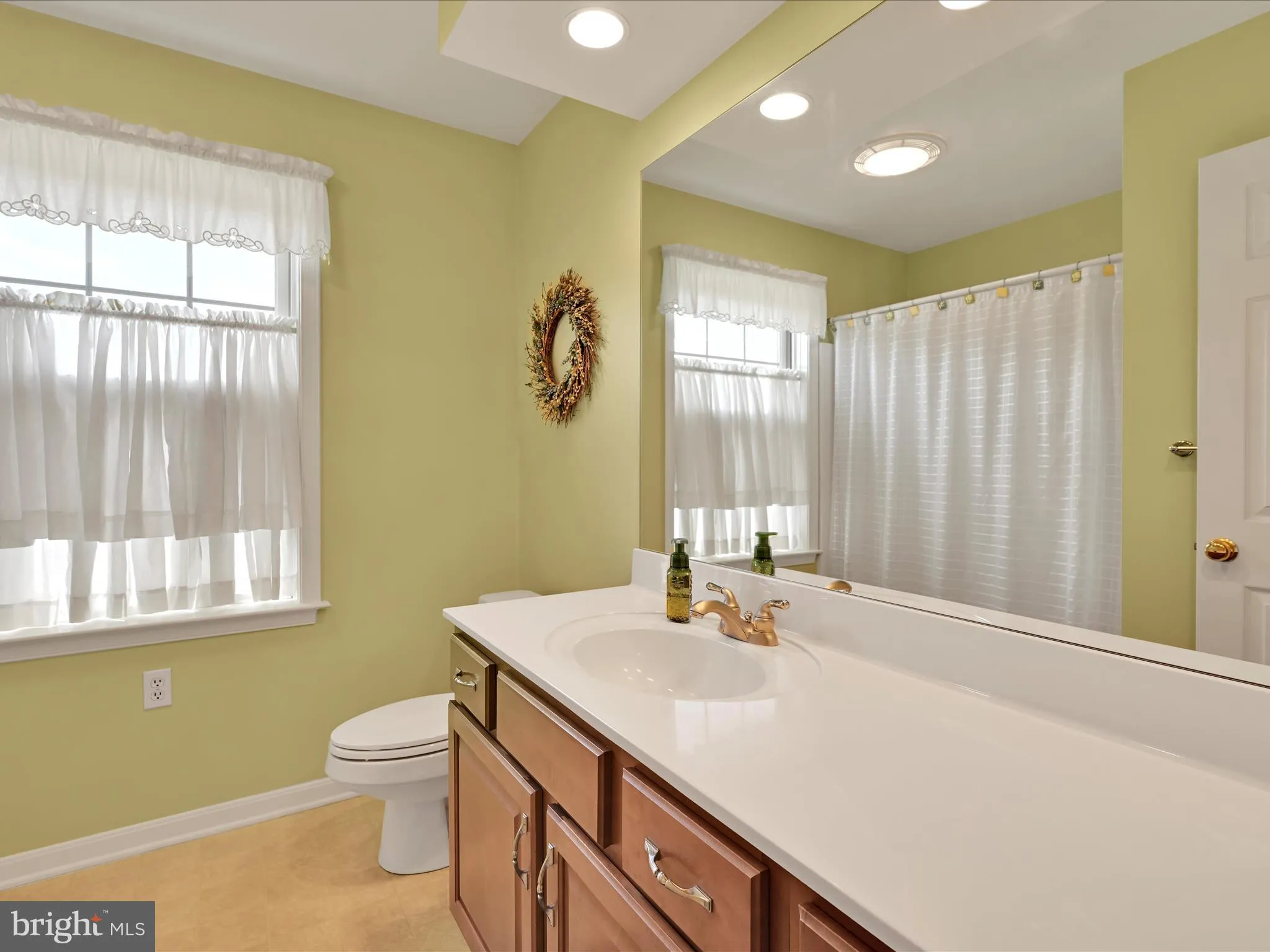 Palmyra, Pennsylvania 17078, United States, 4 Bedrooms Bedrooms, ,2 BathroomsBathrooms,Residential,Pending,142989