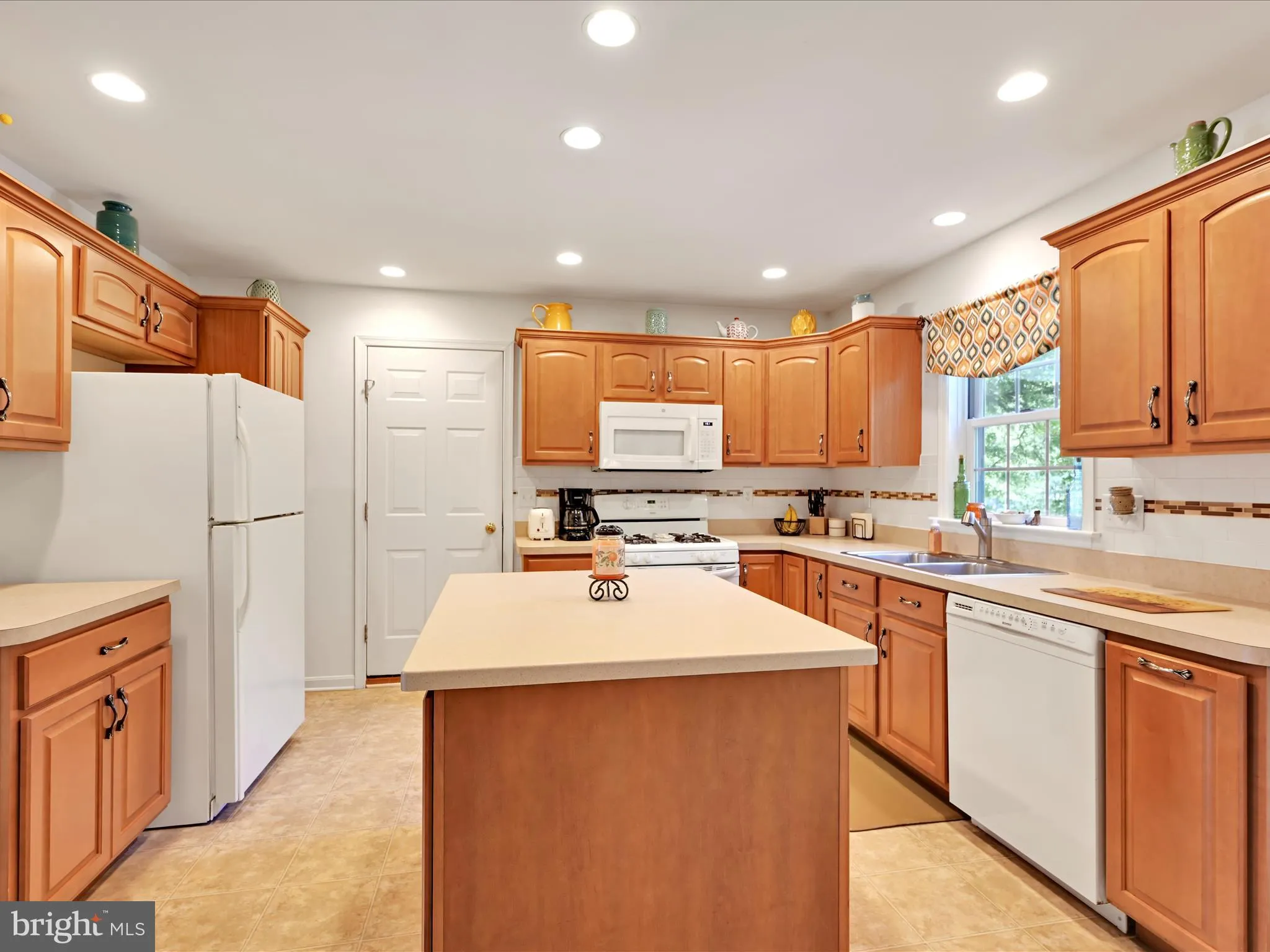 Palmyra, Pennsylvania 17078, United States, 4 Bedrooms Bedrooms, ,2 BathroomsBathrooms,Residential,Pending,142989