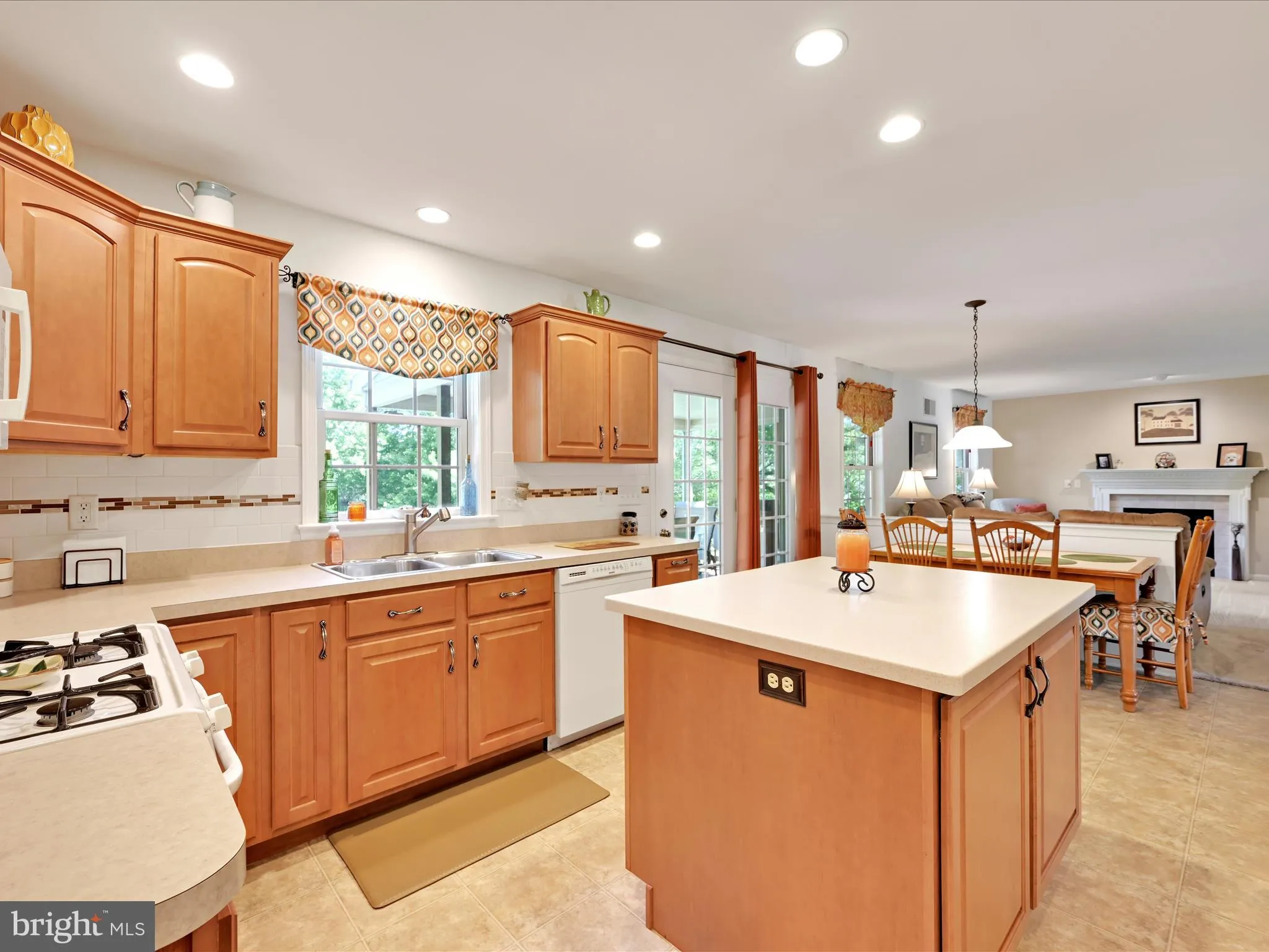 Palmyra, Pennsylvania 17078, United States, 4 Bedrooms Bedrooms, ,2 BathroomsBathrooms,Residential,Pending,142989