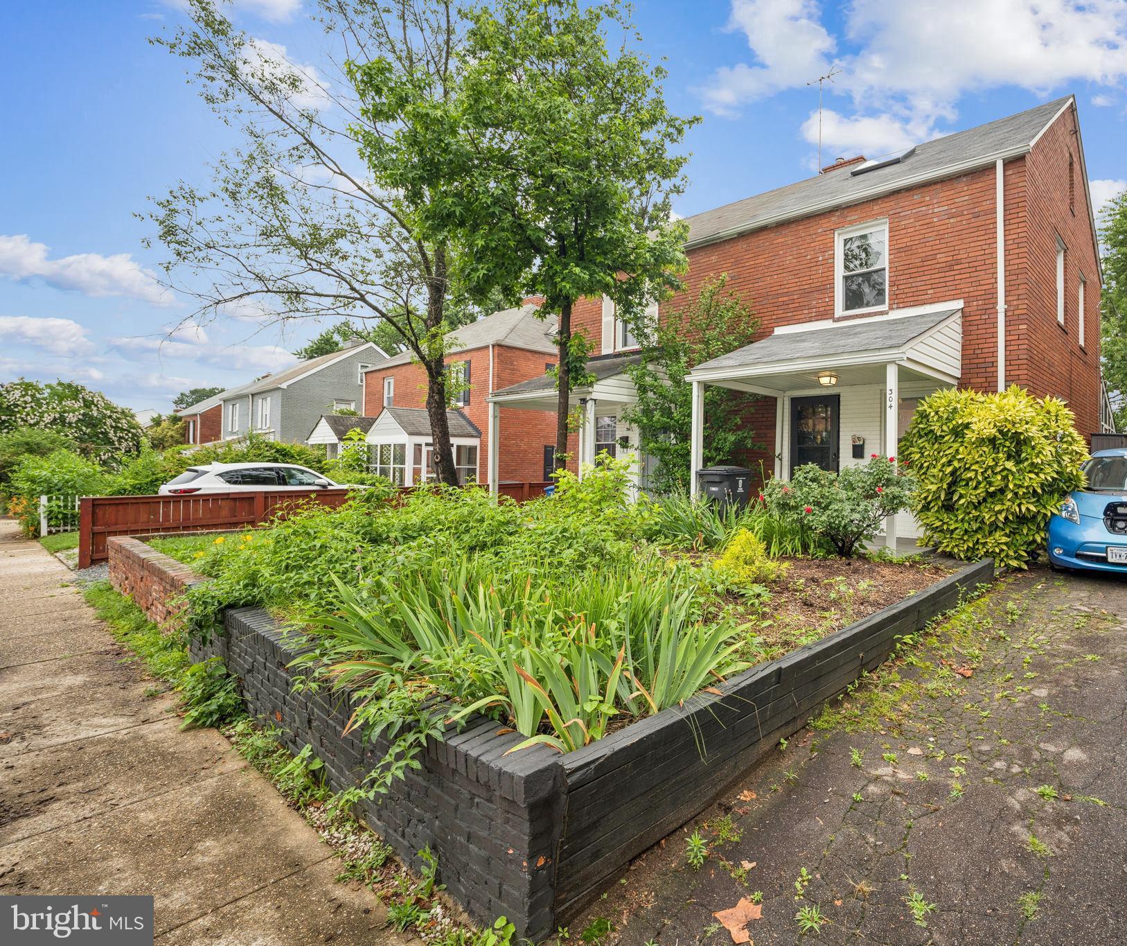304 S VEITCH STREET