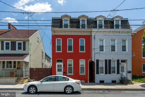 Photo of 328 Walnut Street, COLUMBIA, PA 17512 (MLS # PALA2072650)