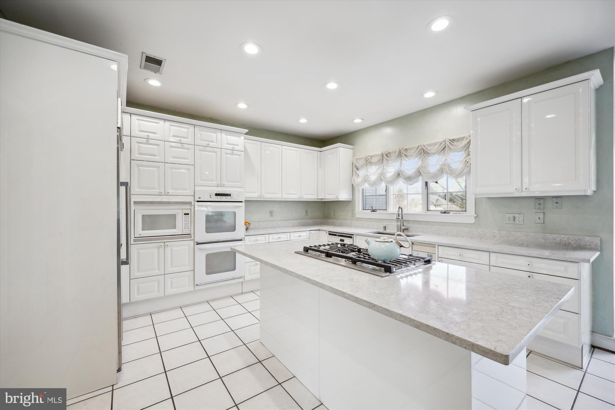 STONEY CREEK ESTATES - Residential