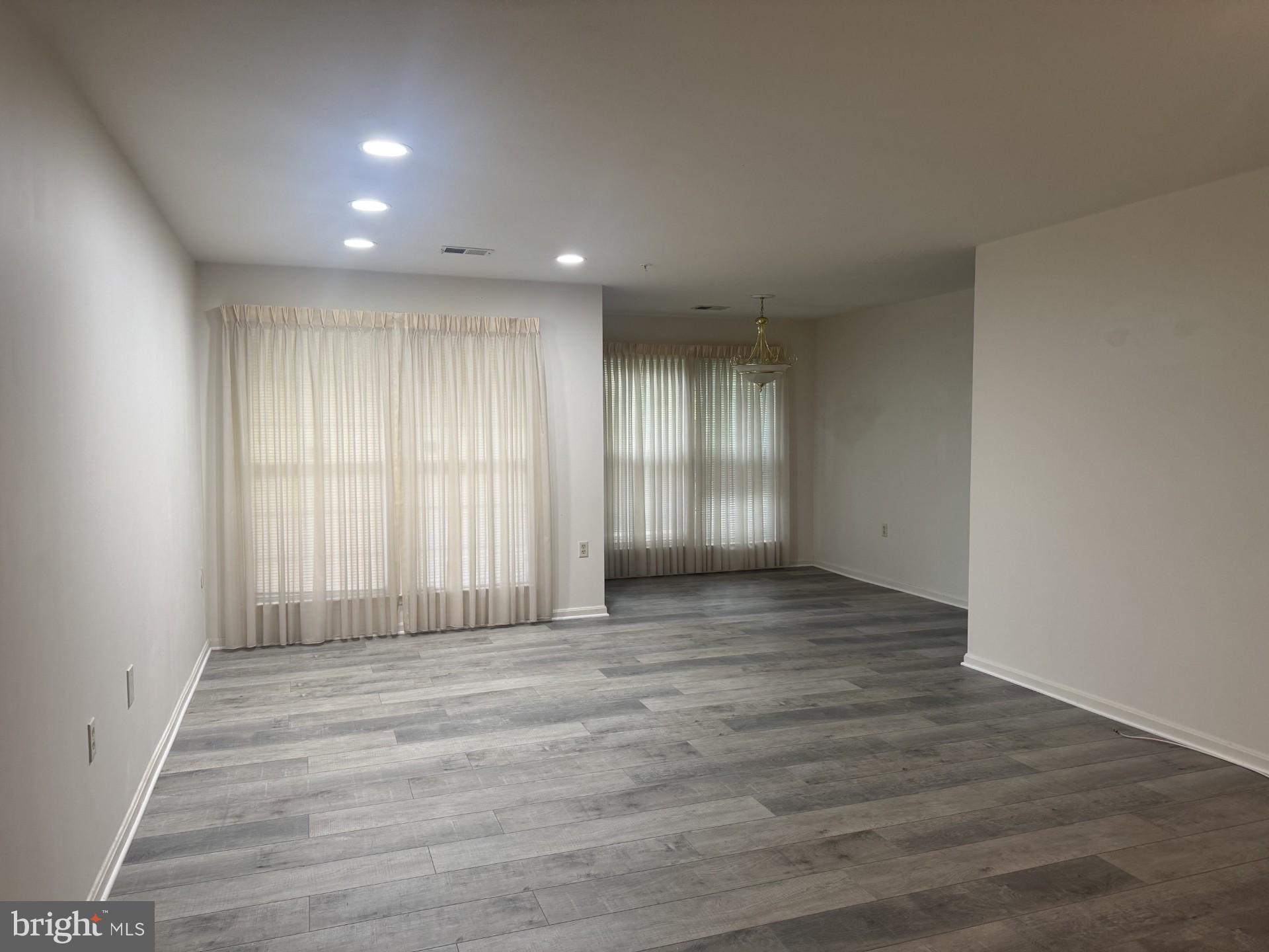 SILVERBROOK WOOD - Residential