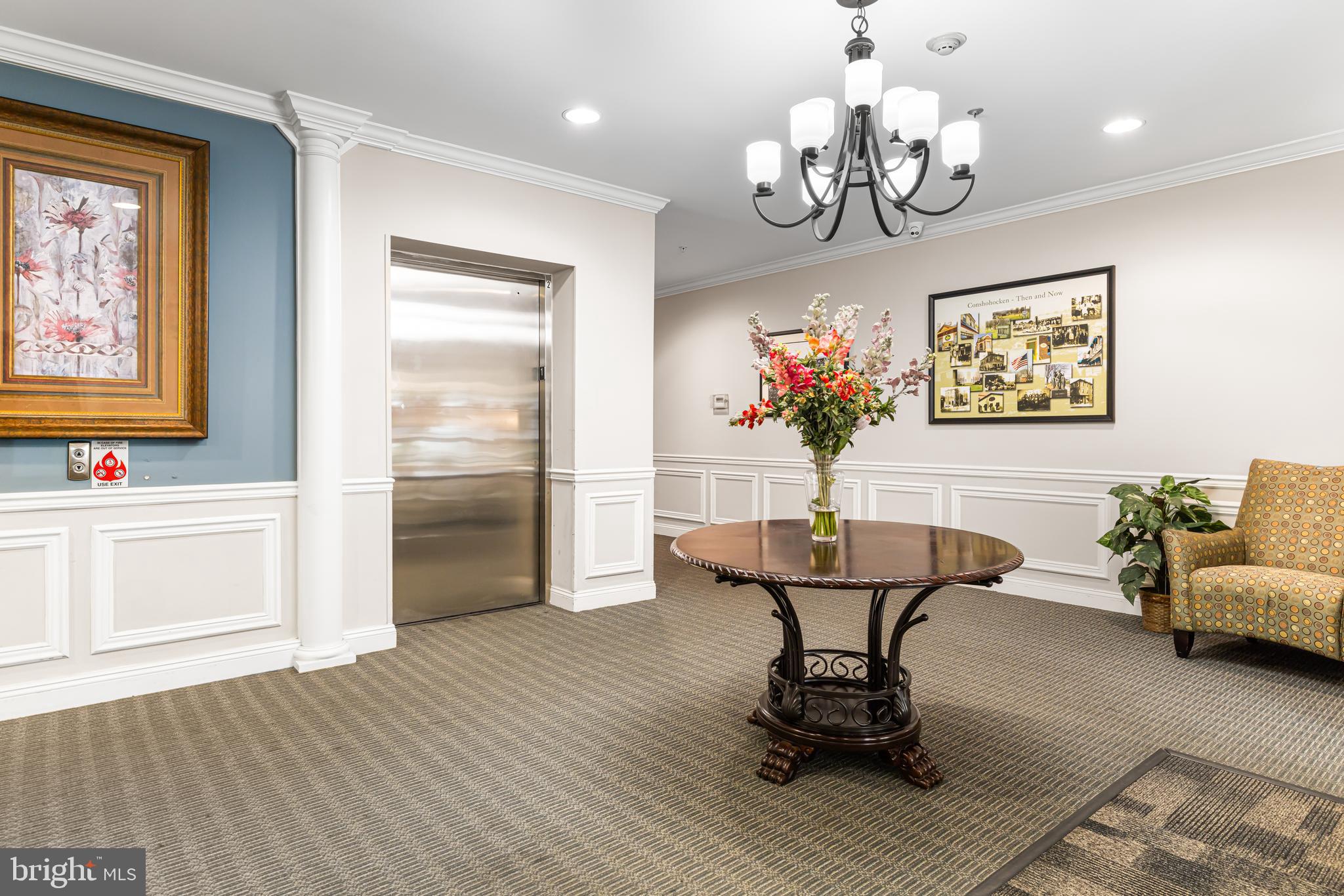 300 W ELM STREET 2223