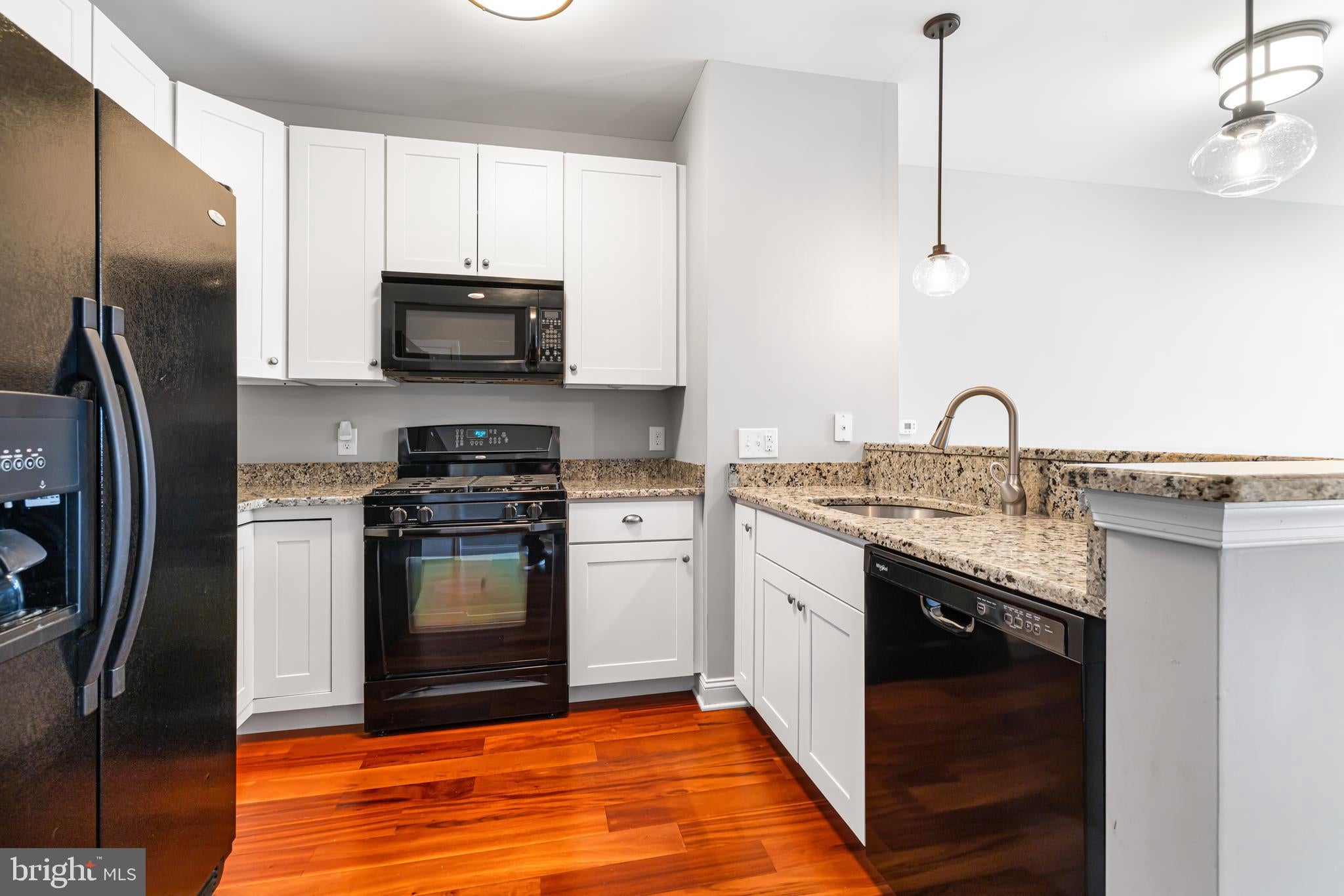 300 W ELM STREET 2223