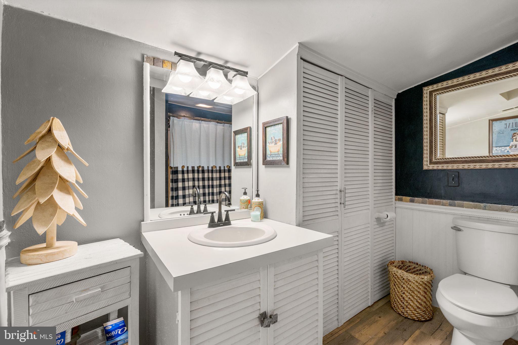 HOLLYWOOD ON SEVERN - Residential