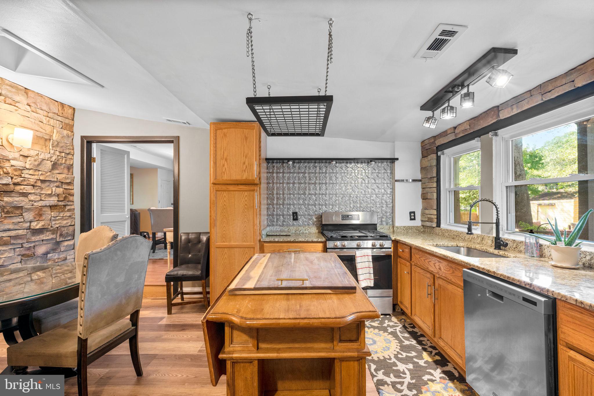 HOLLYWOOD ON SEVERN - Residential