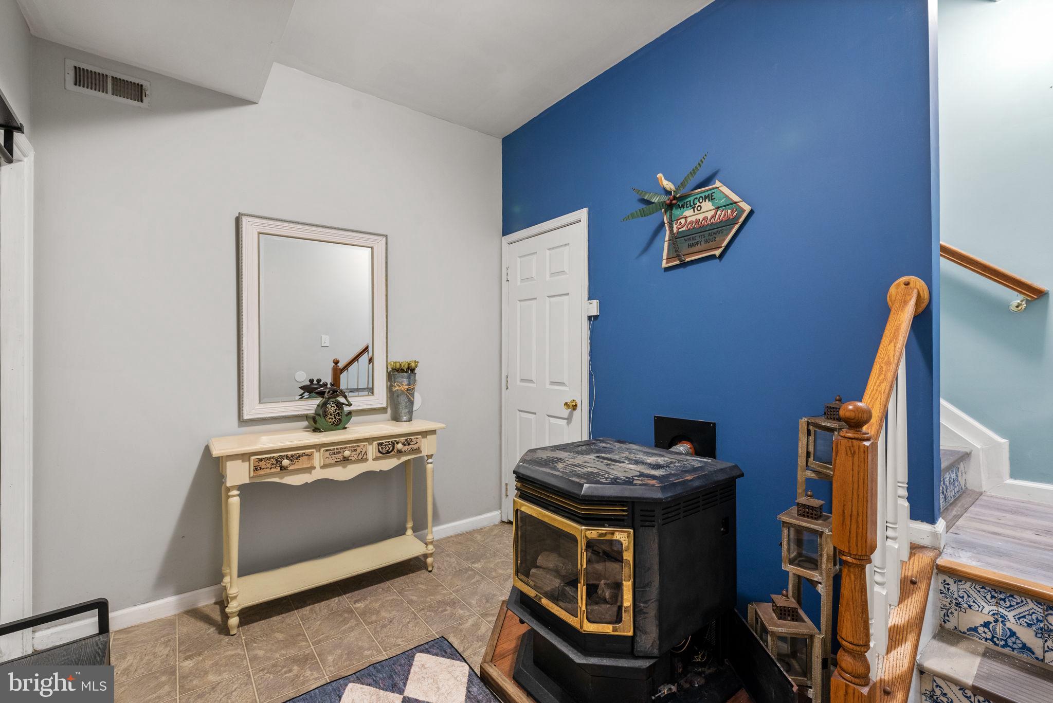 HOLLYWOOD ON SEVERN - Residential