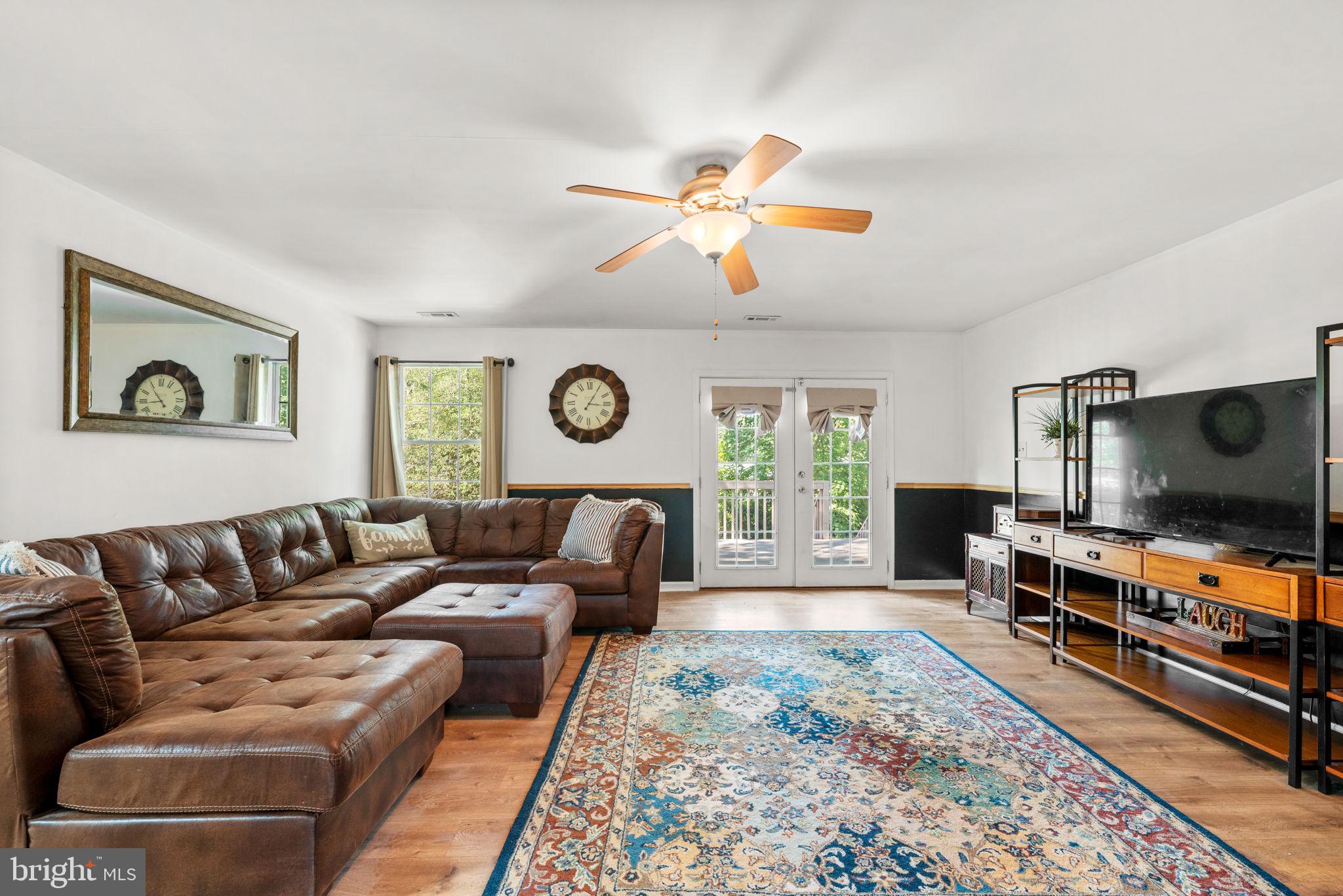 HOLLYWOOD ON SEVERN - Residential