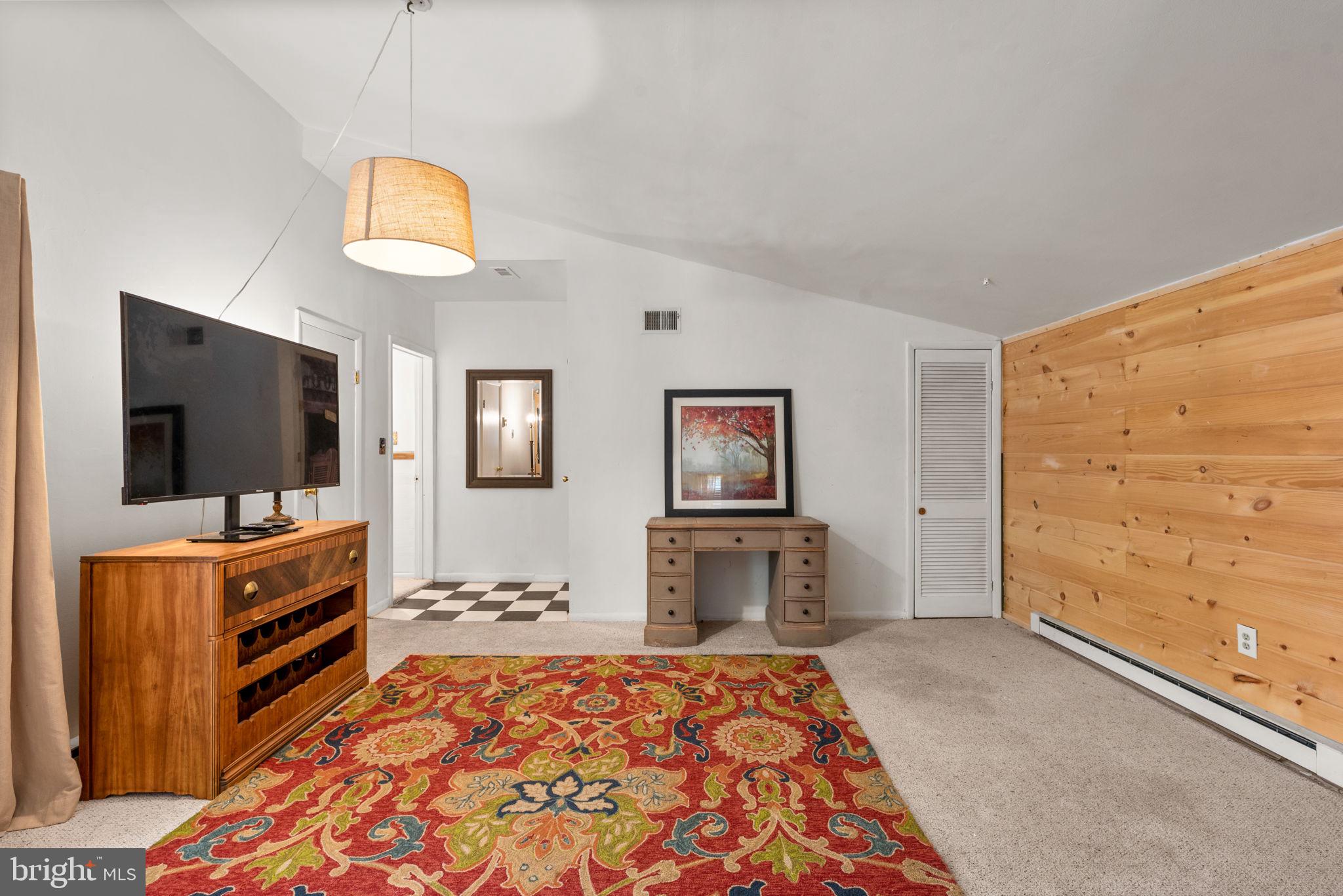 HOLLYWOOD ON SEVERN - Residential