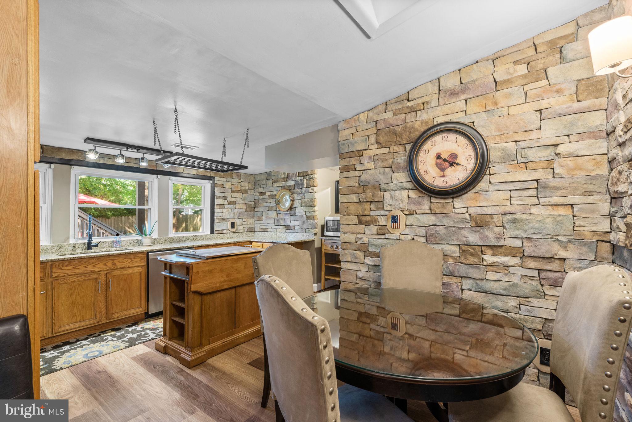 HOLLYWOOD ON SEVERN - Residential