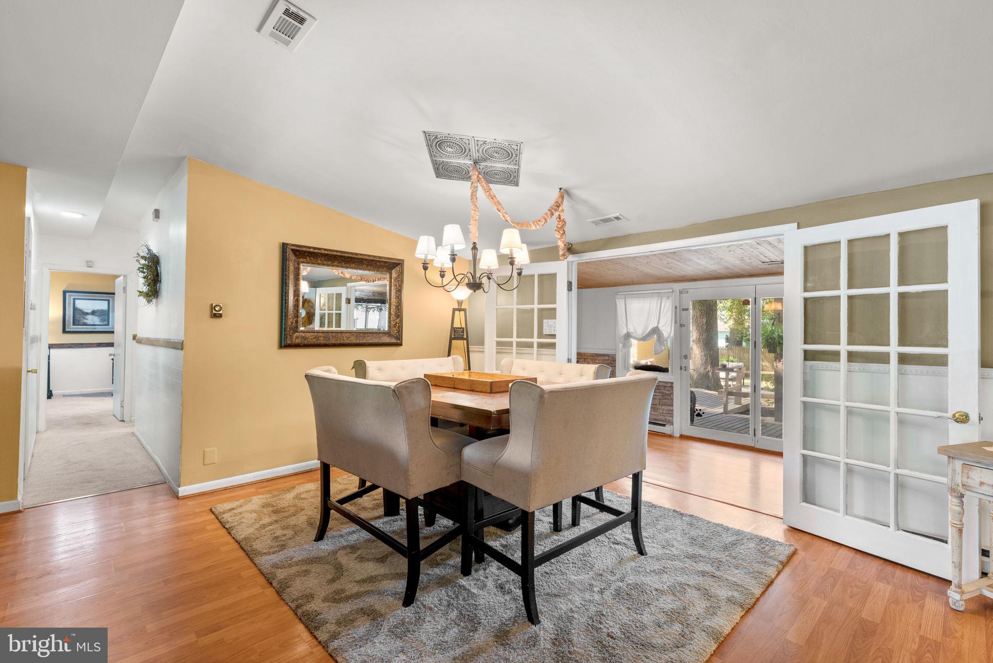 HOLLYWOOD ON SEVERN - Residential